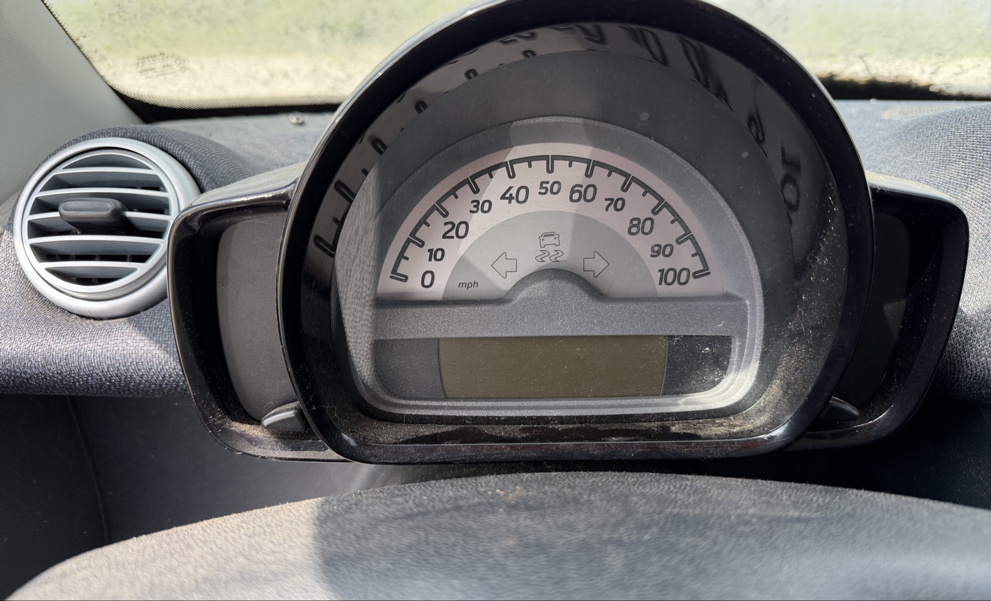 2013 smart fortwo passion for sale near elk-river, minnesota 106032_43_gauge_cluster.jpg