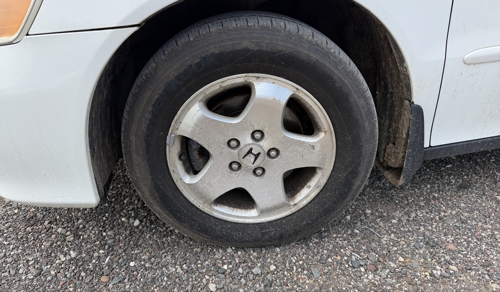 2000 honda odyssey ex with 217087 miles for sale near elk-river, minnesota 106108_12_drv_front_wheel.jpg