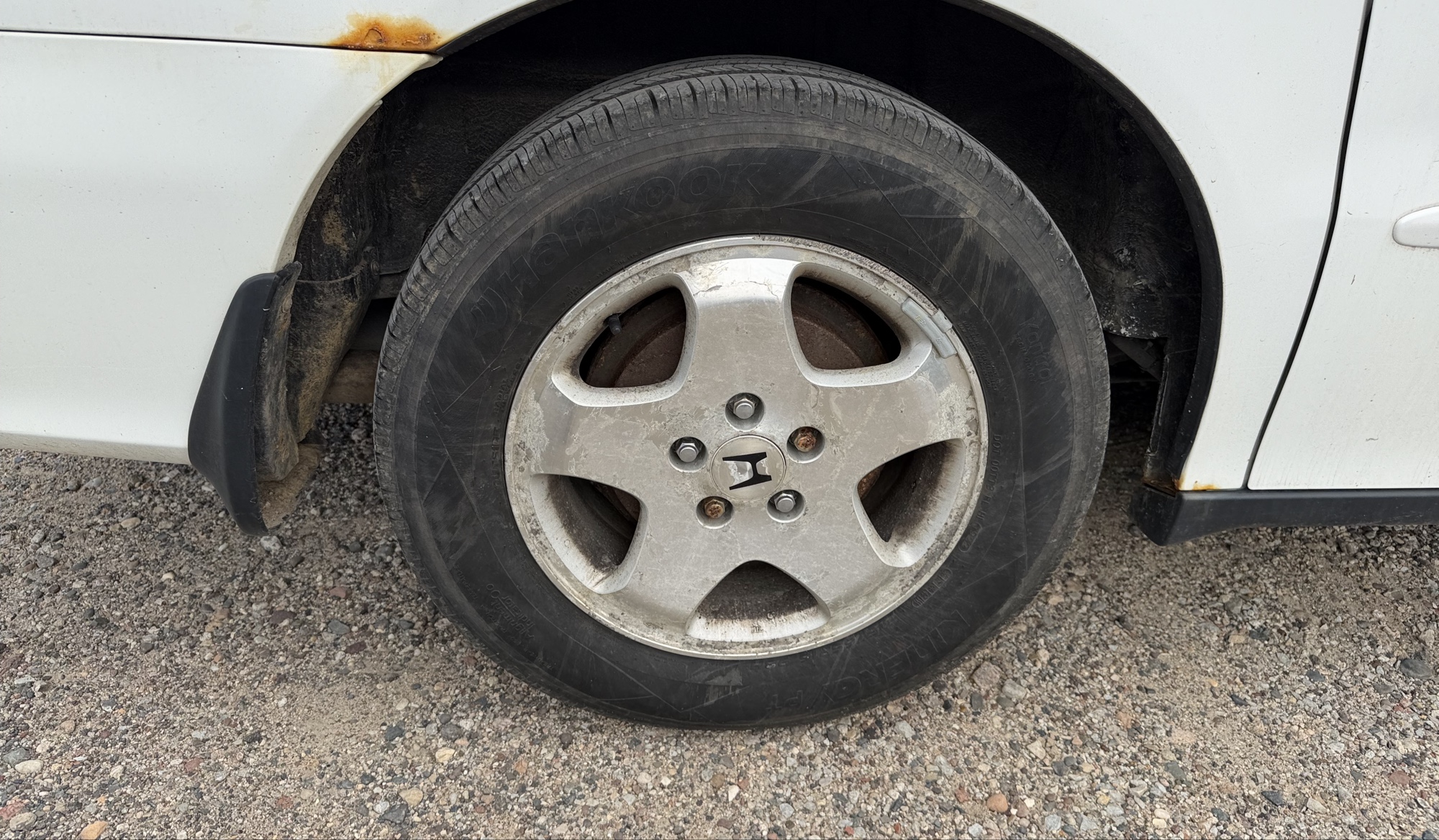 2000 honda odyssey ex with 217087 miles for sale near elk-river, minnesota 106108_14_rear_pass_wheel.jpg