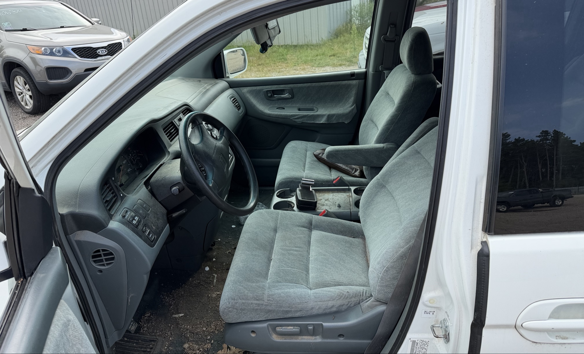 2000 honda odyssey ex with 217087 miles for sale near elk-river, minnesota 106108_22_driver_seat.jpg