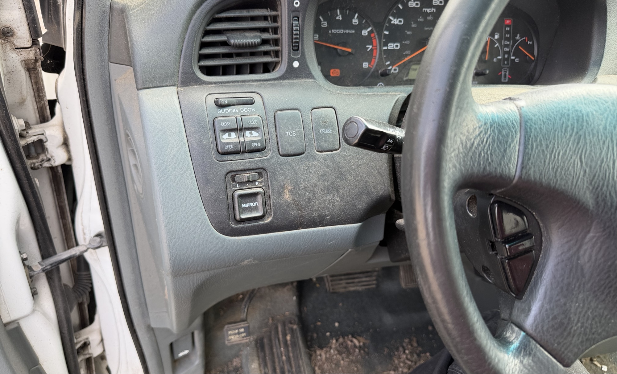 2000 honda odyssey ex with 217087 miles for sale near elk-river, minnesota 106108_37_left_of_steering_wheel.jpg