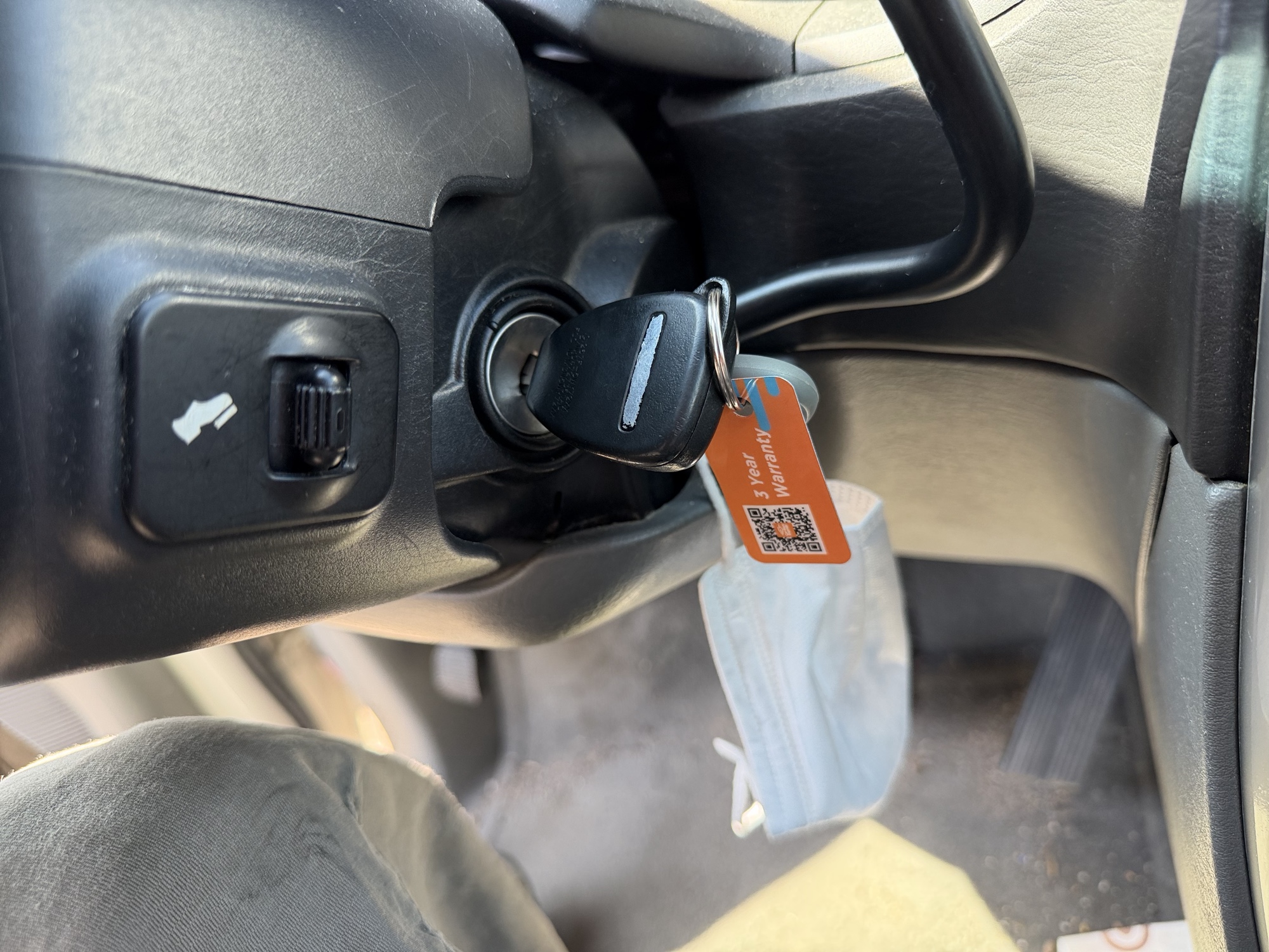 2005 chrysler town-and-country touring with 150988 miles for sale near elk-river, minnesota 106132_51_keys.jpg