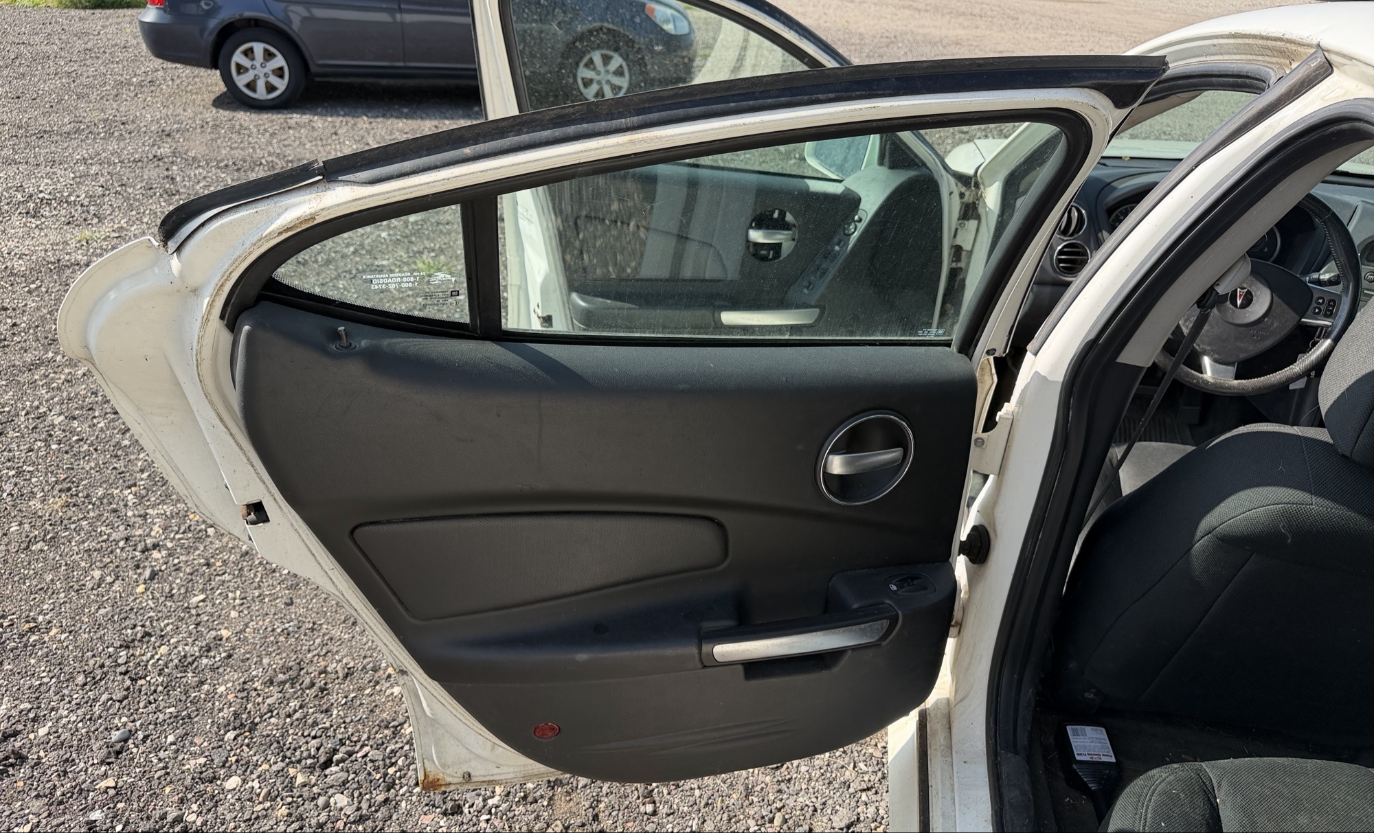 2006 pontiac grand-prix base with 237218 miles for sale near elk-river, minnesota 106150_25_drv_rear_door_panel.jpg