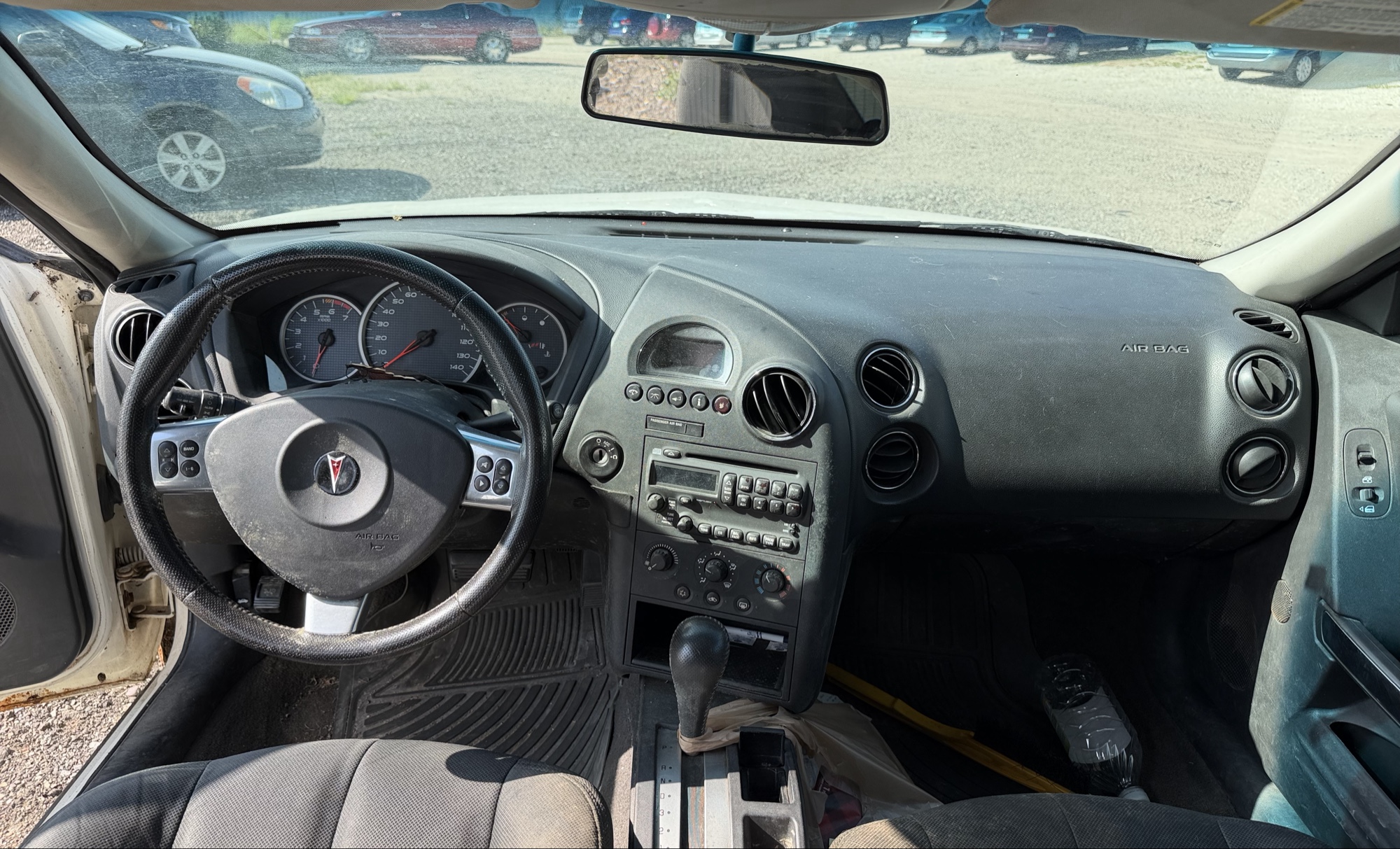 2006 pontiac grand-prix base with 237218 miles for sale near elk-river, minnesota 106150_34_whole_dash.jpg