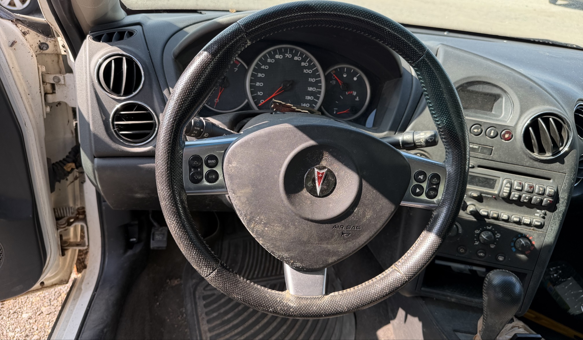 2006 pontiac grand-prix base with 237218 miles for sale near elk-river, minnesota 106150_36_steering_wheel.jpg