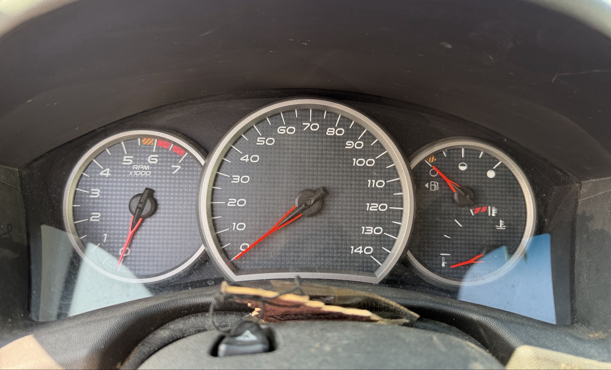 2006 pontiac grand-prix base with 237218 miles for sale near elk-river, minnesota 106150_43_gauge_cluster.jpg