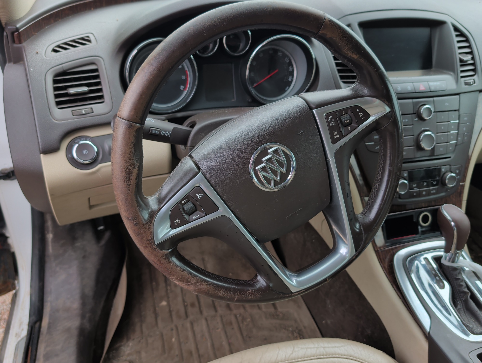 2012 buick regal premium-1 with 301345 miles for sale near elk-river, minnesota 106168_36_steering_wheel.jpg