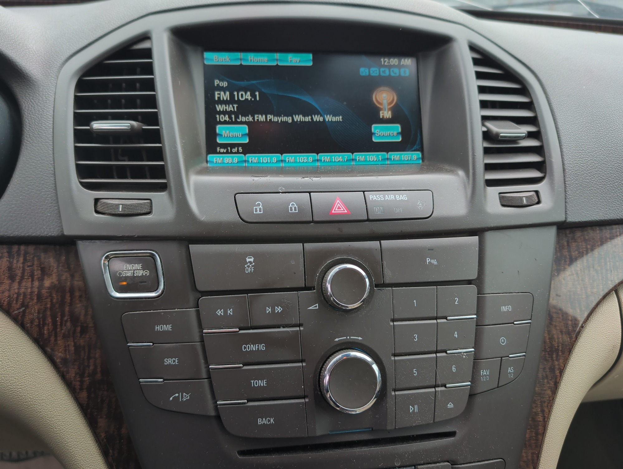 2012 buick regal premium-1 with 301345 miles for sale near elk-river, minnesota 106168_39_radio_closeup.jpg