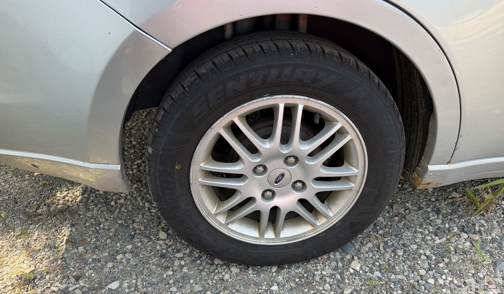 2011 ford focus se-sedan for sale near elk-river, minnesota 106223_14_rear_pass_wheel.jpg