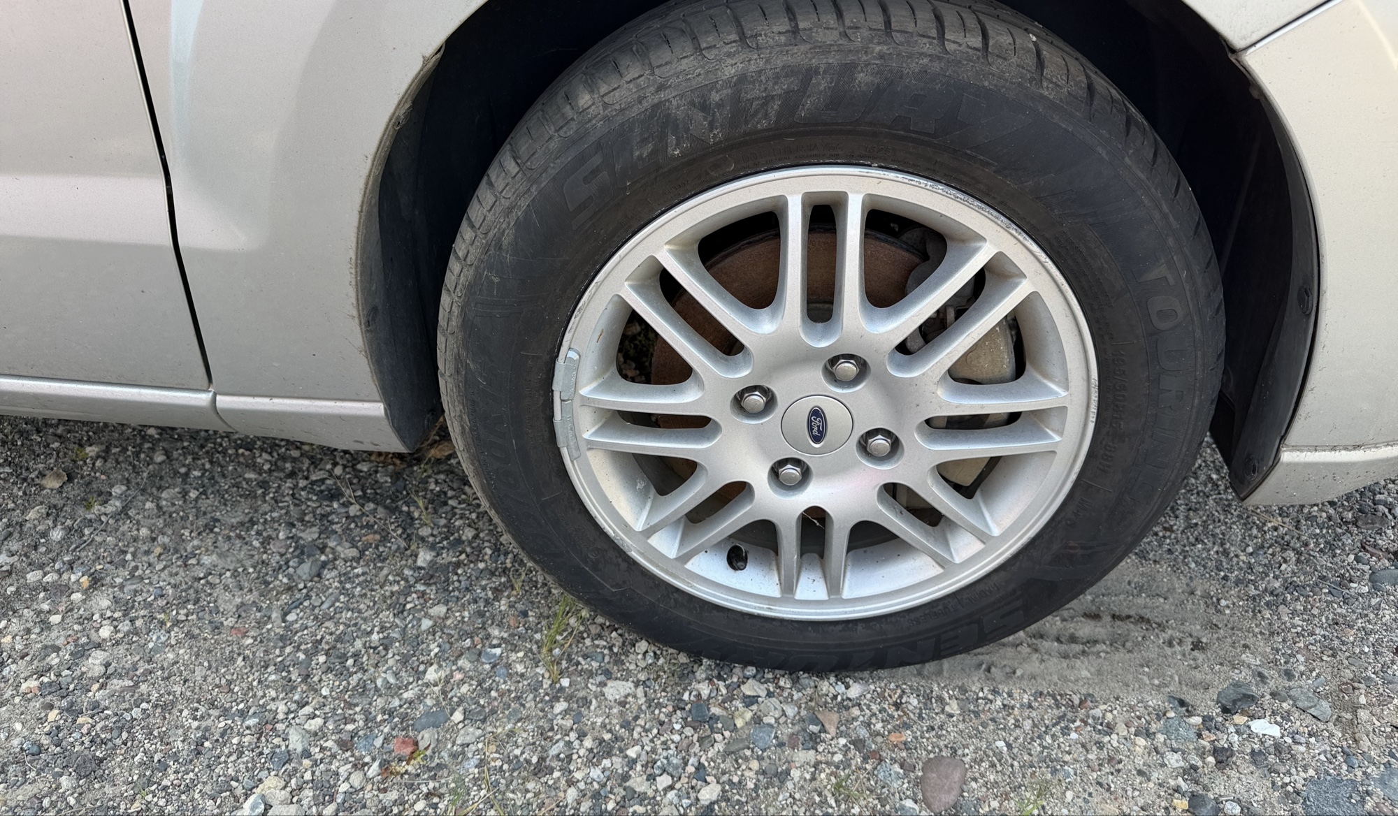2011 ford focus se-sedan for sale near elk-river, minnesota 106223_15_front_pass_wheel.jpg