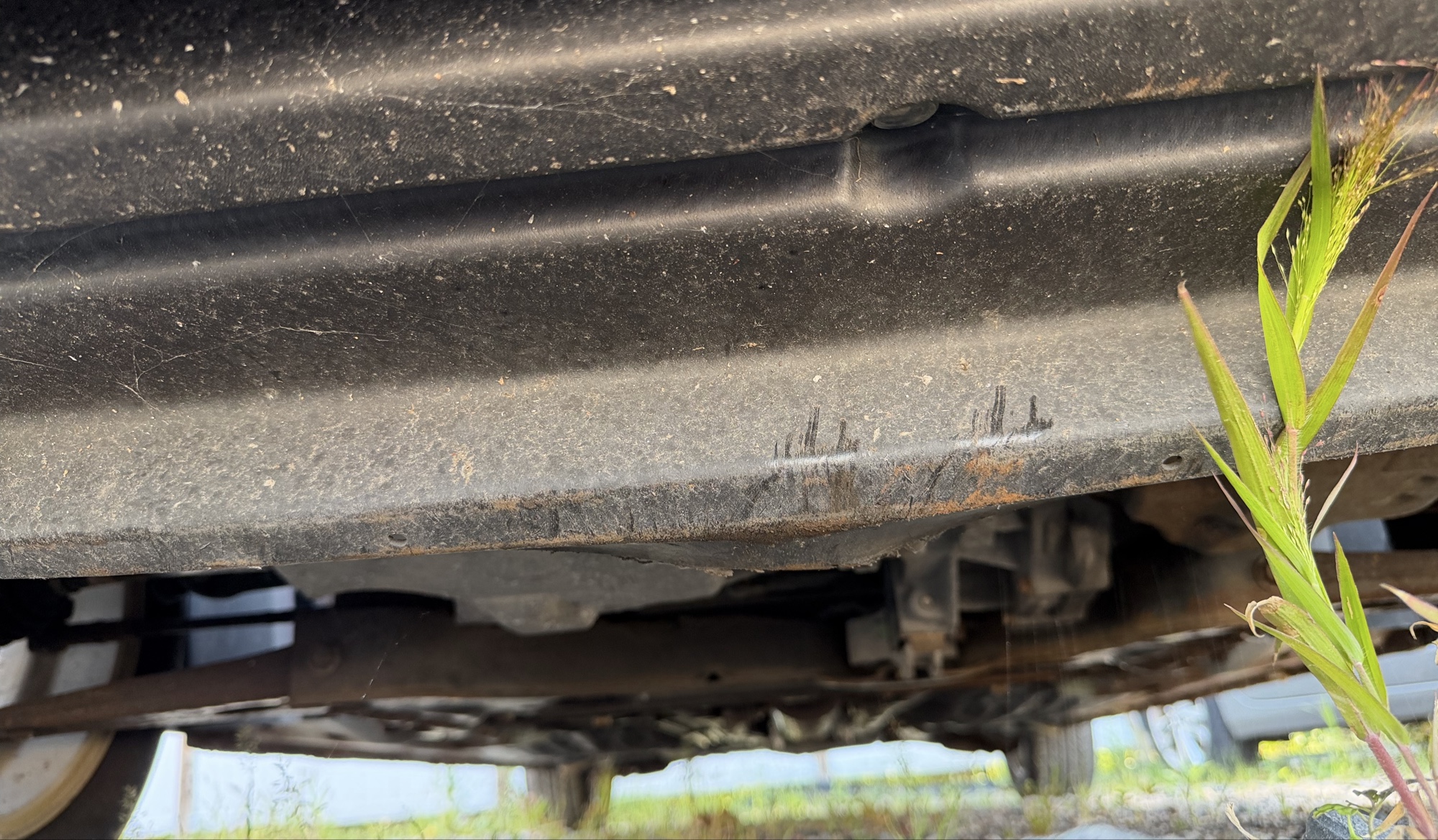 2011 ford focus se-sedan for sale near elk-river, minnesota 106223_16_undercar_front.jpg