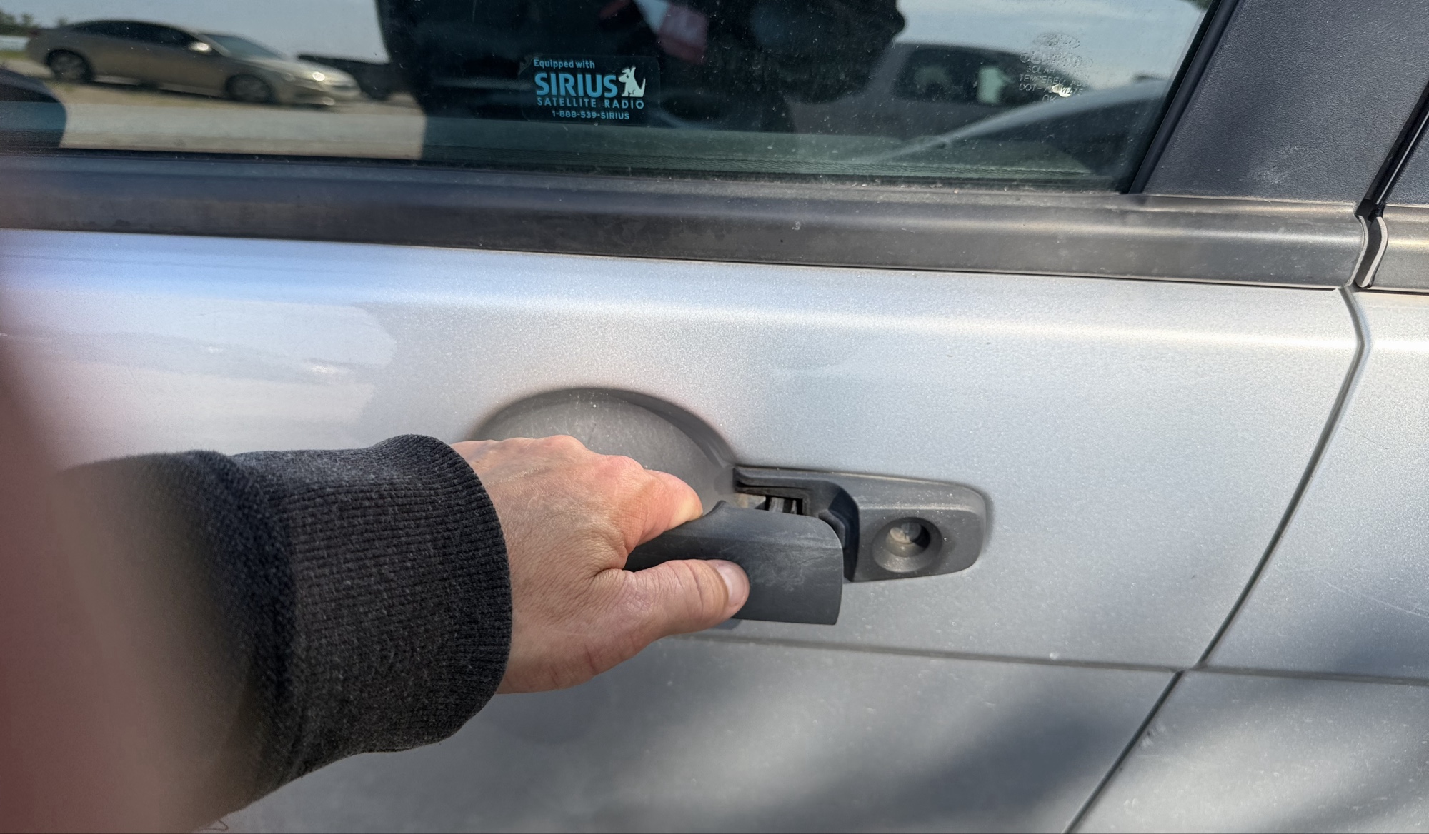 2011 ford focus se-sedan for sale near elk-river, minnesota 106223_23_driver_door_panel.jpg