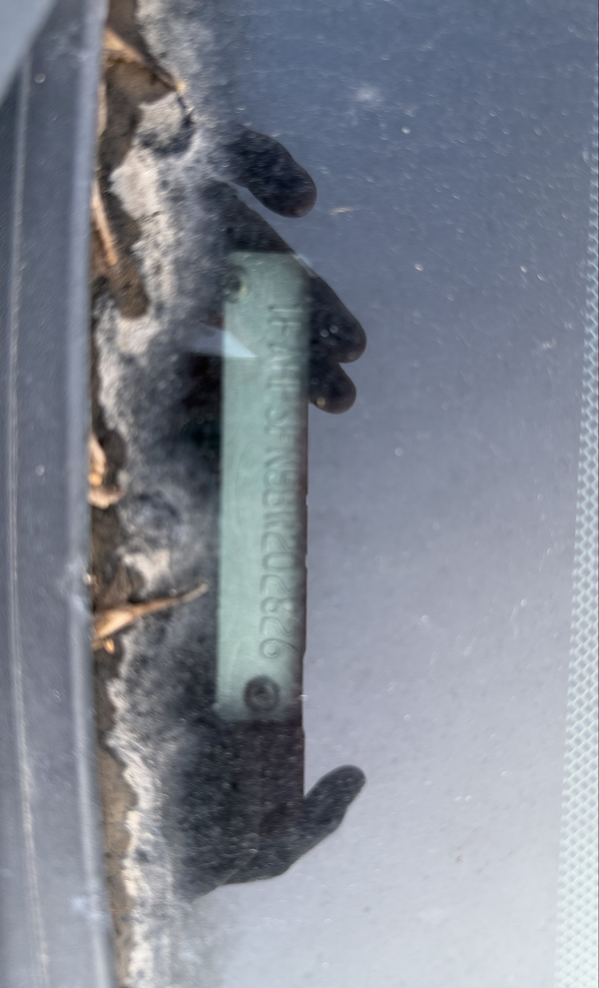 2011 ford focus se-sedan for sale near elk-river, minnesota 106223_48_windshield_vin_plate.jpg