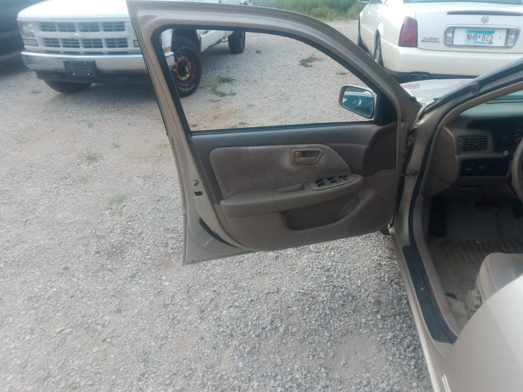 1998 toyota camry ce with 167444 miles for sale near elk-river, minnesota 106270_23_driver_door_panel.jpg