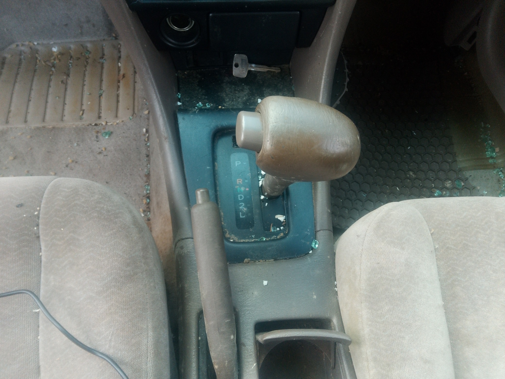 1998 toyota camry ce with 167444 miles for sale near elk-river, minnesota 106270_41_shifter.jpg