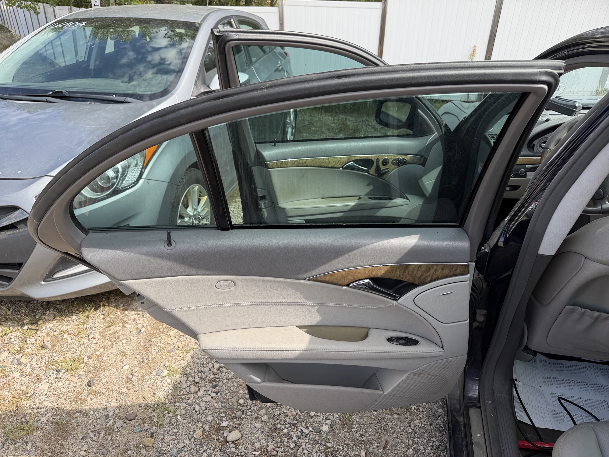 2008 mercedes-benz e-class e350-luxury for sale near elk-river, minnesota 106283_25_drv_rear_door_panel.jpg