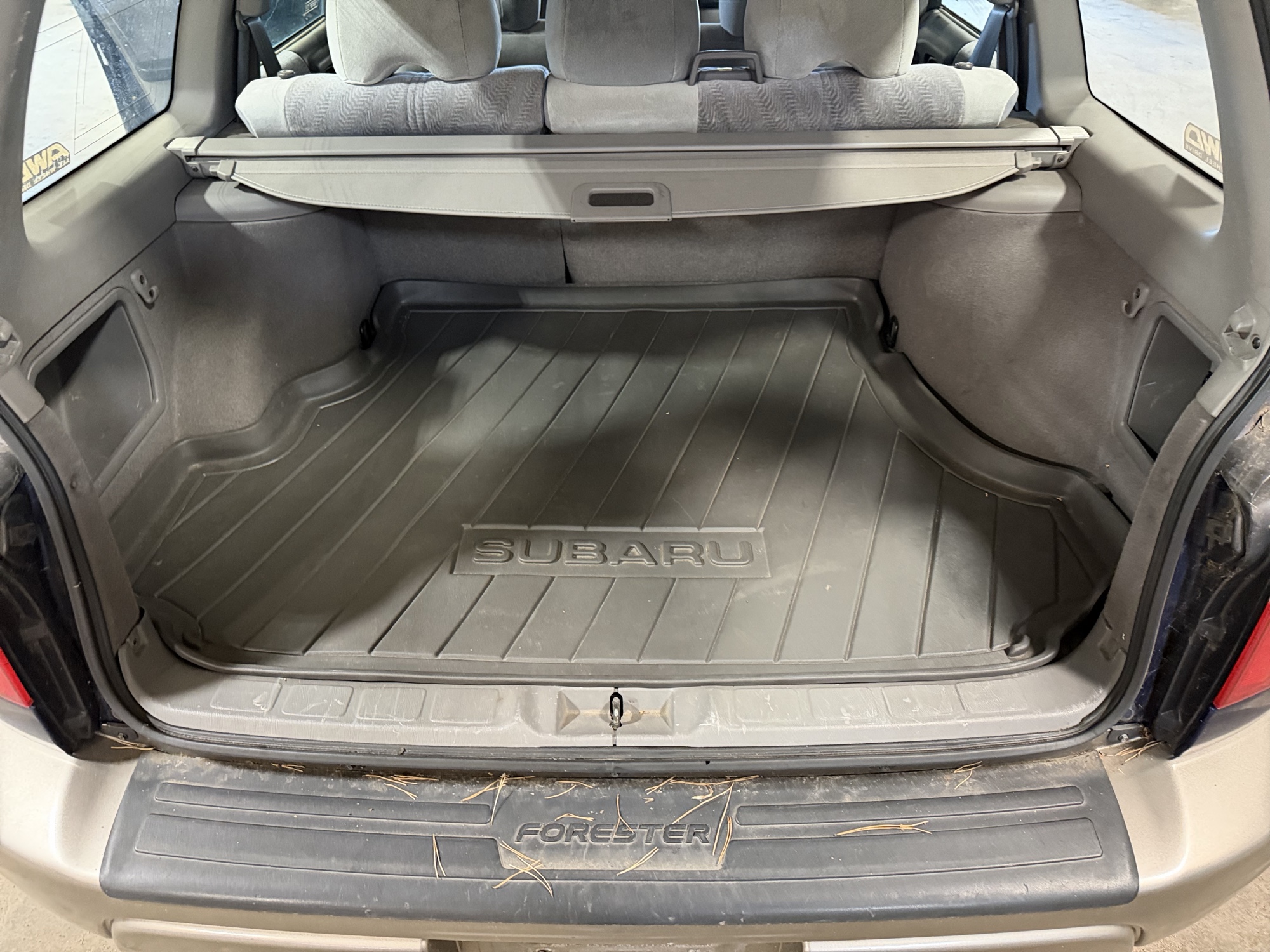 2002 subaru forester s with 147178 miles for sale near elk-river, minnesota 106294_26_trunk.jpg