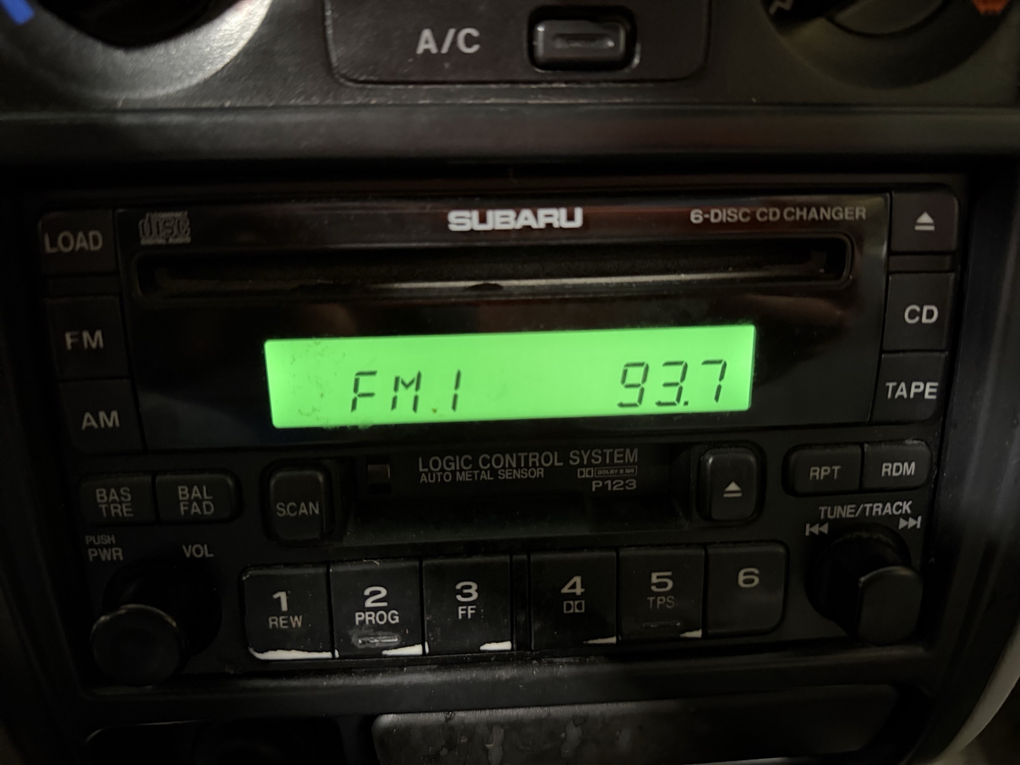 2002 subaru forester s with 147178 miles for sale near elk-river, minnesota 106294_39_radio_closeup.jpg