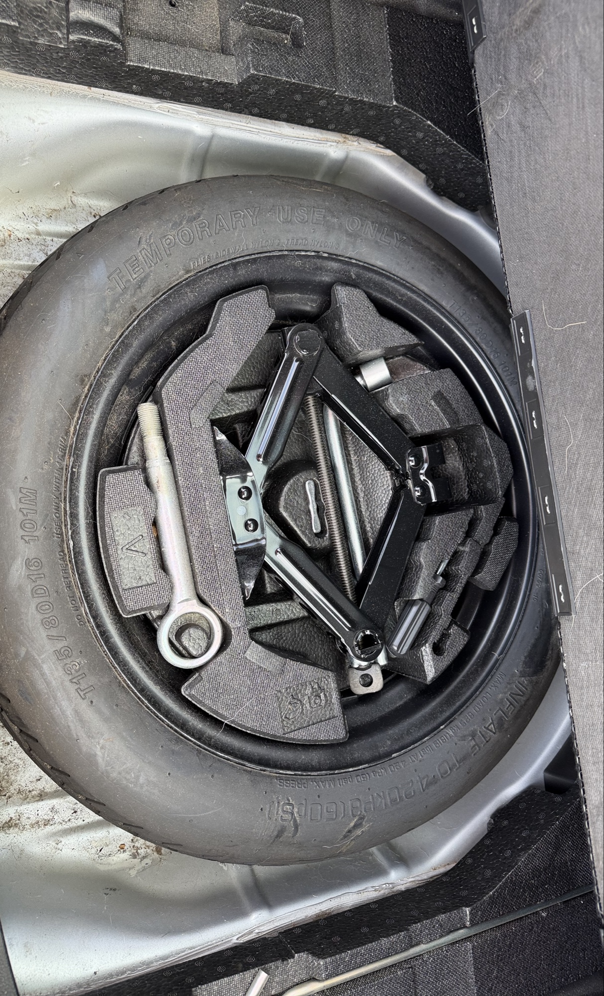 2013 subaru impreza base-5-door with 166153 miles for sale near elk-river, minnesota 106296_27_spare_tire.jpg