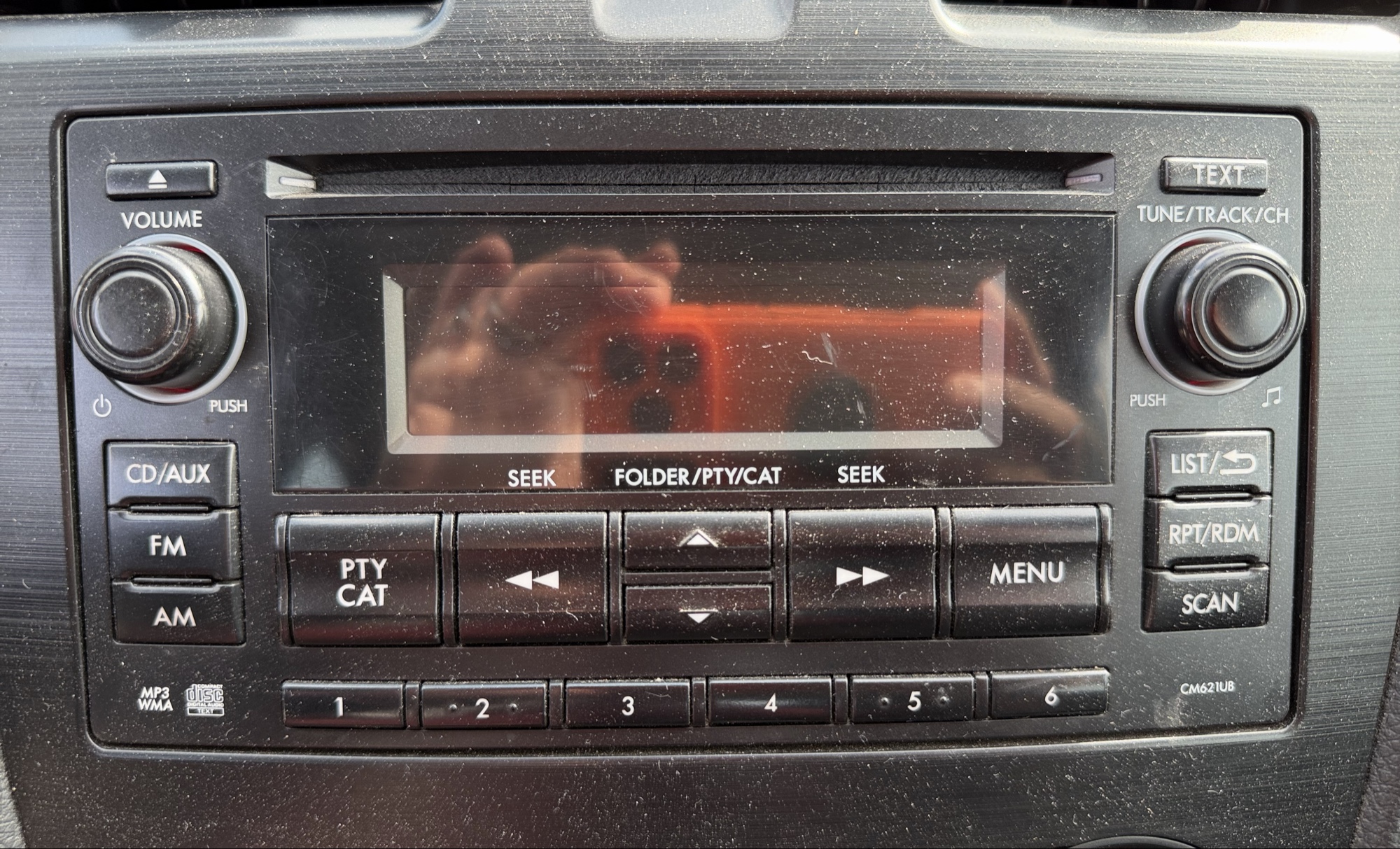 2013 subaru impreza base-5-door with 166153 miles for sale near elk-river, minnesota 106296_39_radio_closeup.jpg