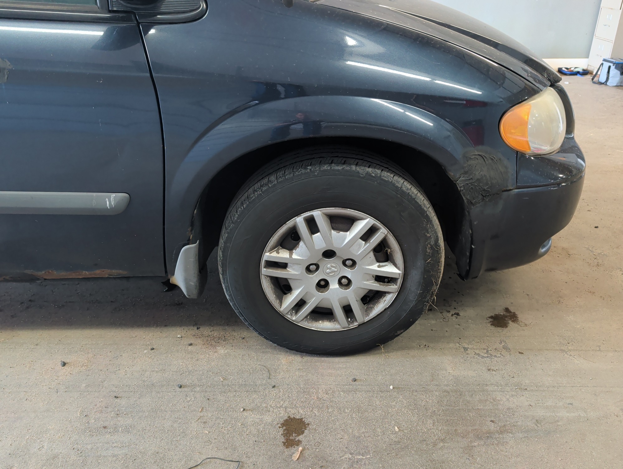 2007 dodge grand-caravan se with 257664 miles for sale near elk-river, minnesota 106297_15_front_pass_wheel.jpg