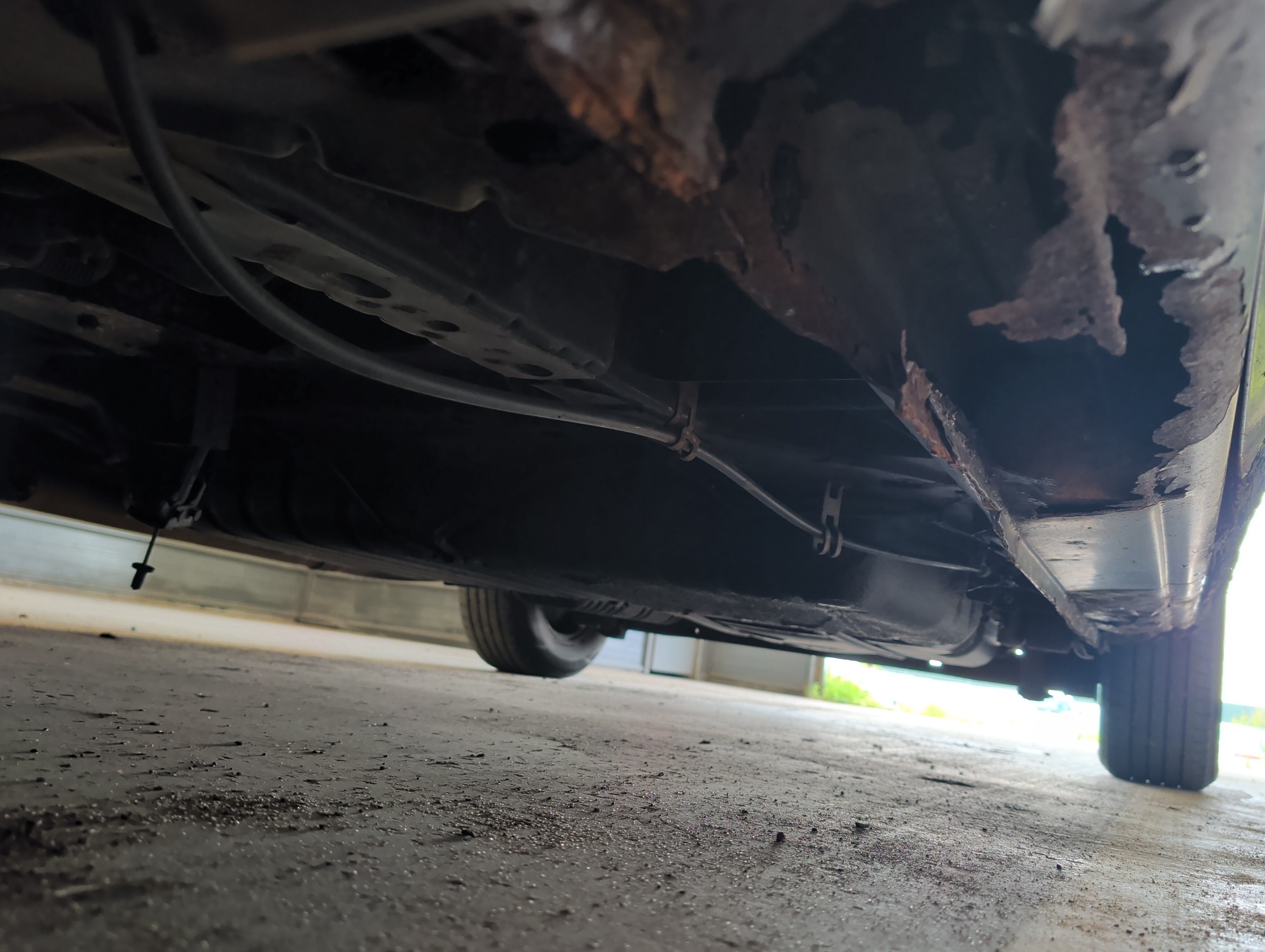 2007 dodge grand-caravan se with 257664 miles for sale near elk-river, minnesota 106297_17_undercar_drv_side.jpg