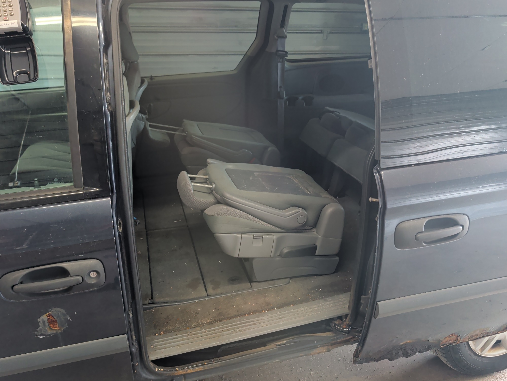 2007 dodge grand-caravan se with 257664 miles for sale near elk-river, minnesota 106297_24_drv_rear_seat.jpg