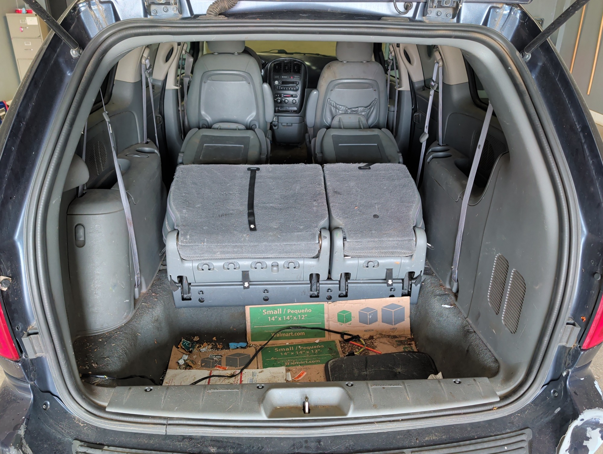 2007 dodge grand-caravan se with 257664 miles for sale near elk-river, minnesota 106297_26_trunk.jpg