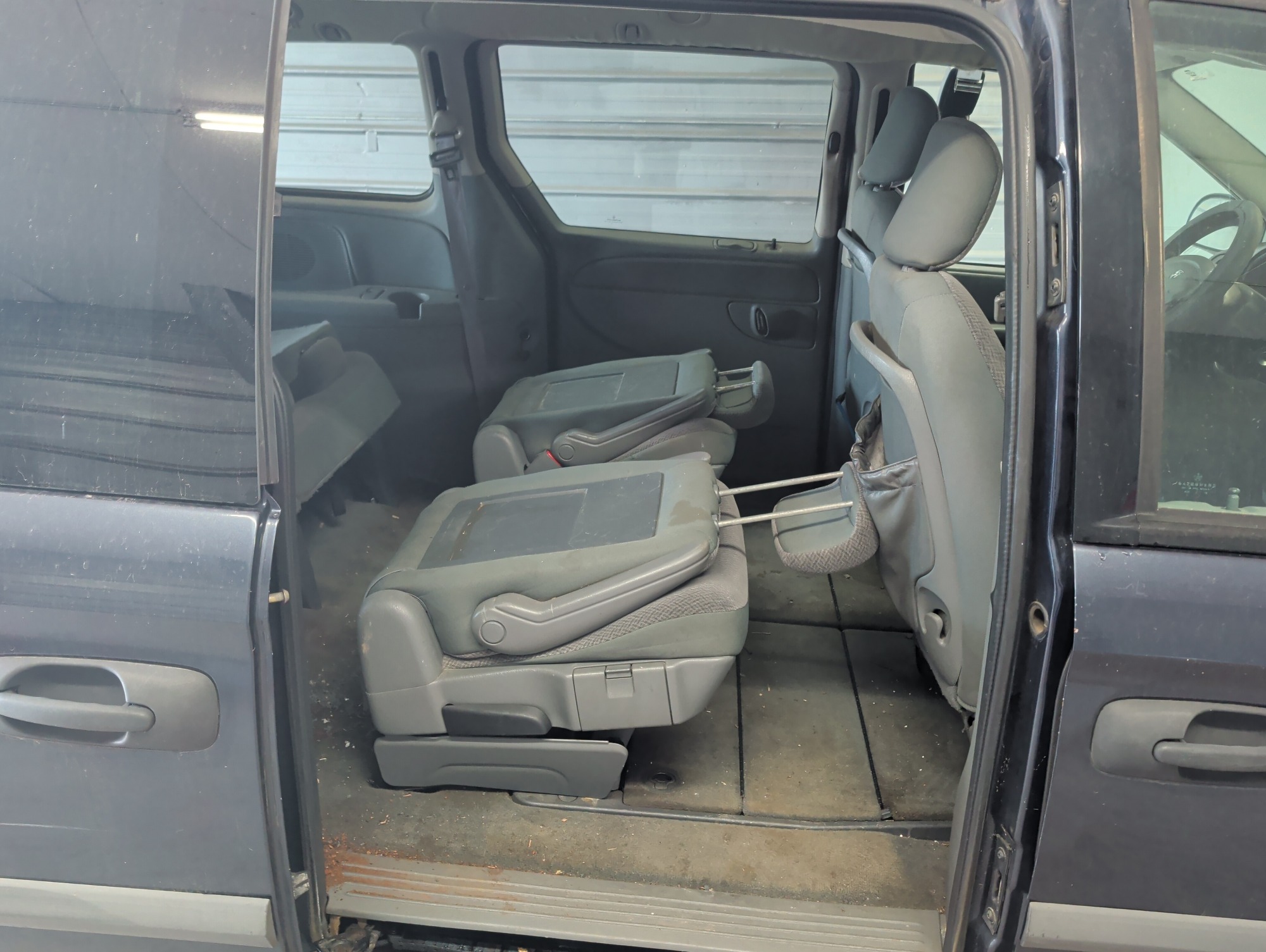 2007 dodge grand-caravan se with 257664 miles for sale near elk-river, minnesota 106297_28_pass_rear_seat.jpg