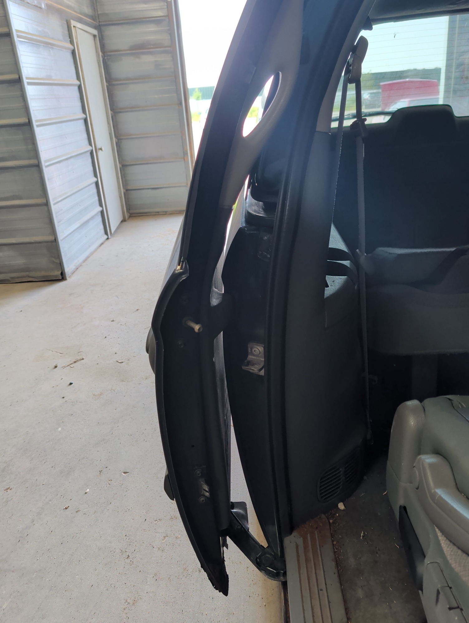 2007 dodge grand-caravan se with 257664 miles for sale near elk-river, minnesota 106297_30_pass_rear_door_panel.jpg