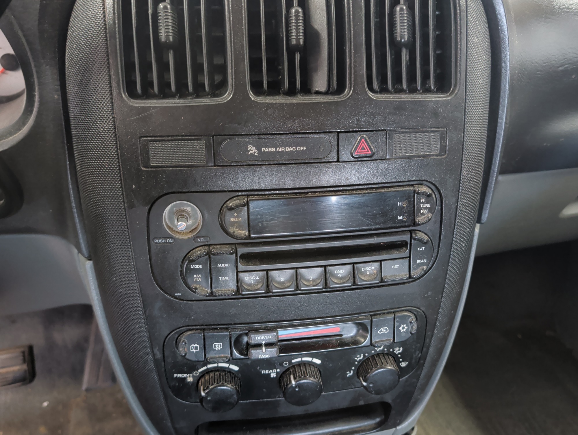 2007 dodge grand-caravan se with 257664 miles for sale near elk-river, minnesota 106297_39_radio_closeup.jpg
