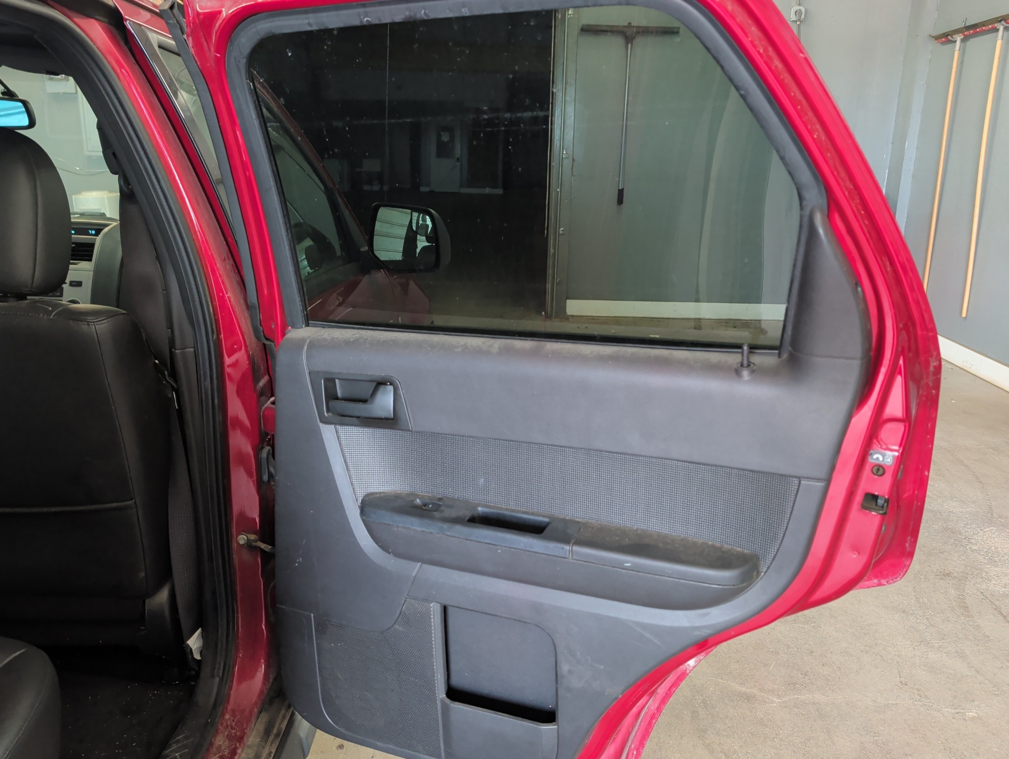 2011 ford escape xlt-fwd with 245967 miles for sale near elk-river, minnesota 106304_30_pass_rear_door_panel.jpg