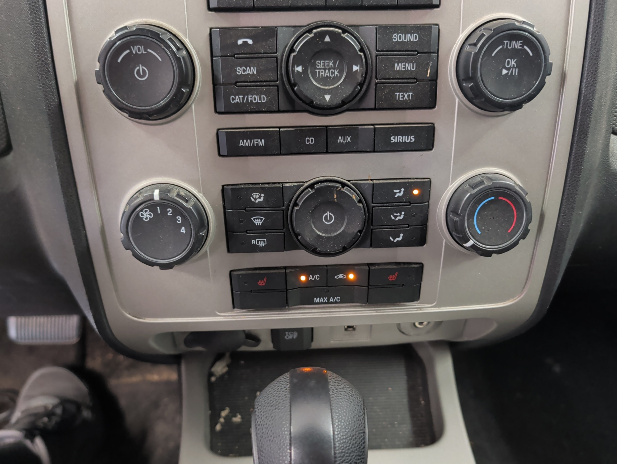 2011 ford escape xlt-fwd with 245967 miles for sale near elk-river, minnesota 106304_40_climate_control.jpg