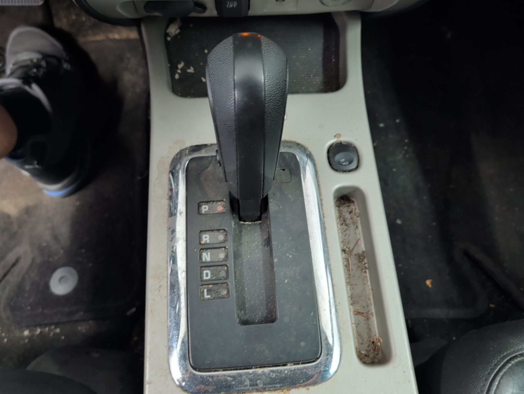 2011 ford escape xlt-fwd with 245967 miles for sale near elk-river, minnesota 106304_41_shifter.jpg