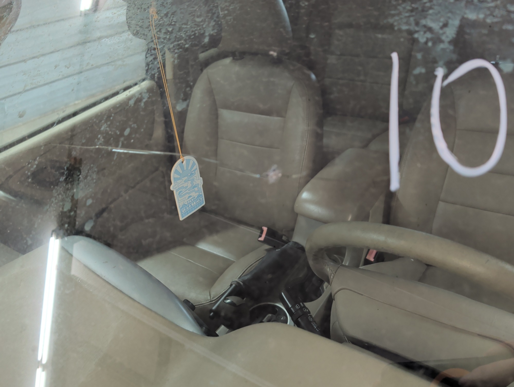 2005 ford escape xlt-4wd with 137067 miles for sale near elk-river, minnesota 106306_09_front_windshield.jpg