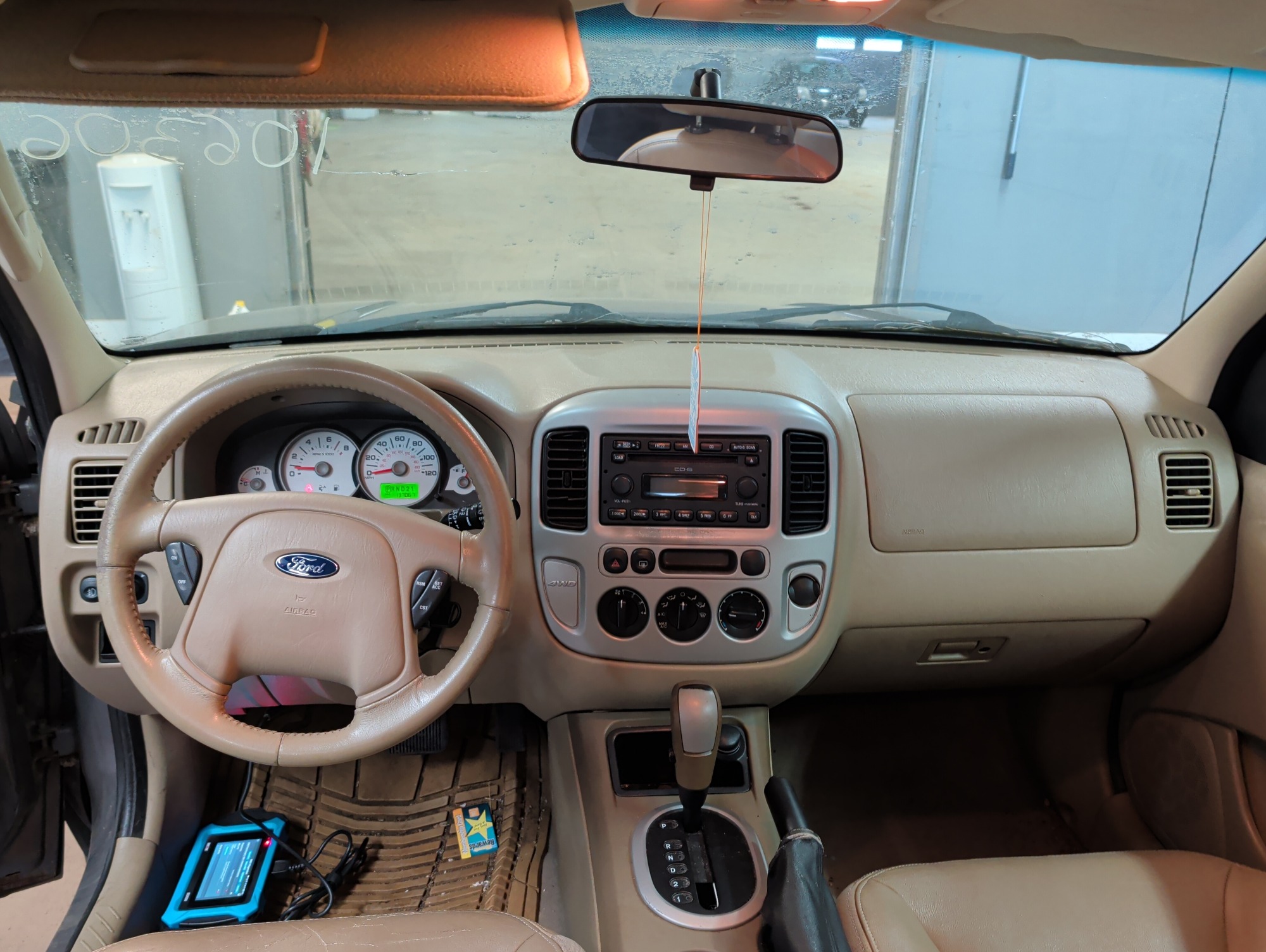 2005 ford escape xlt-4wd with 137067 miles for sale near elk-river, minnesota 106306_34_whole_dash.jpg
