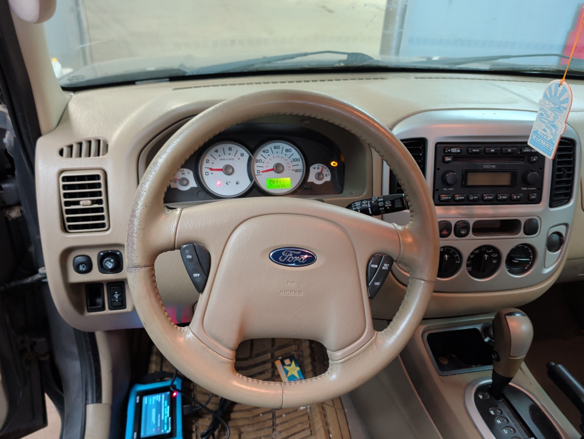 2005 ford escape xlt-4wd with 137067 miles for sale near elk-river, minnesota 106306_36_steering_wheel.jpg