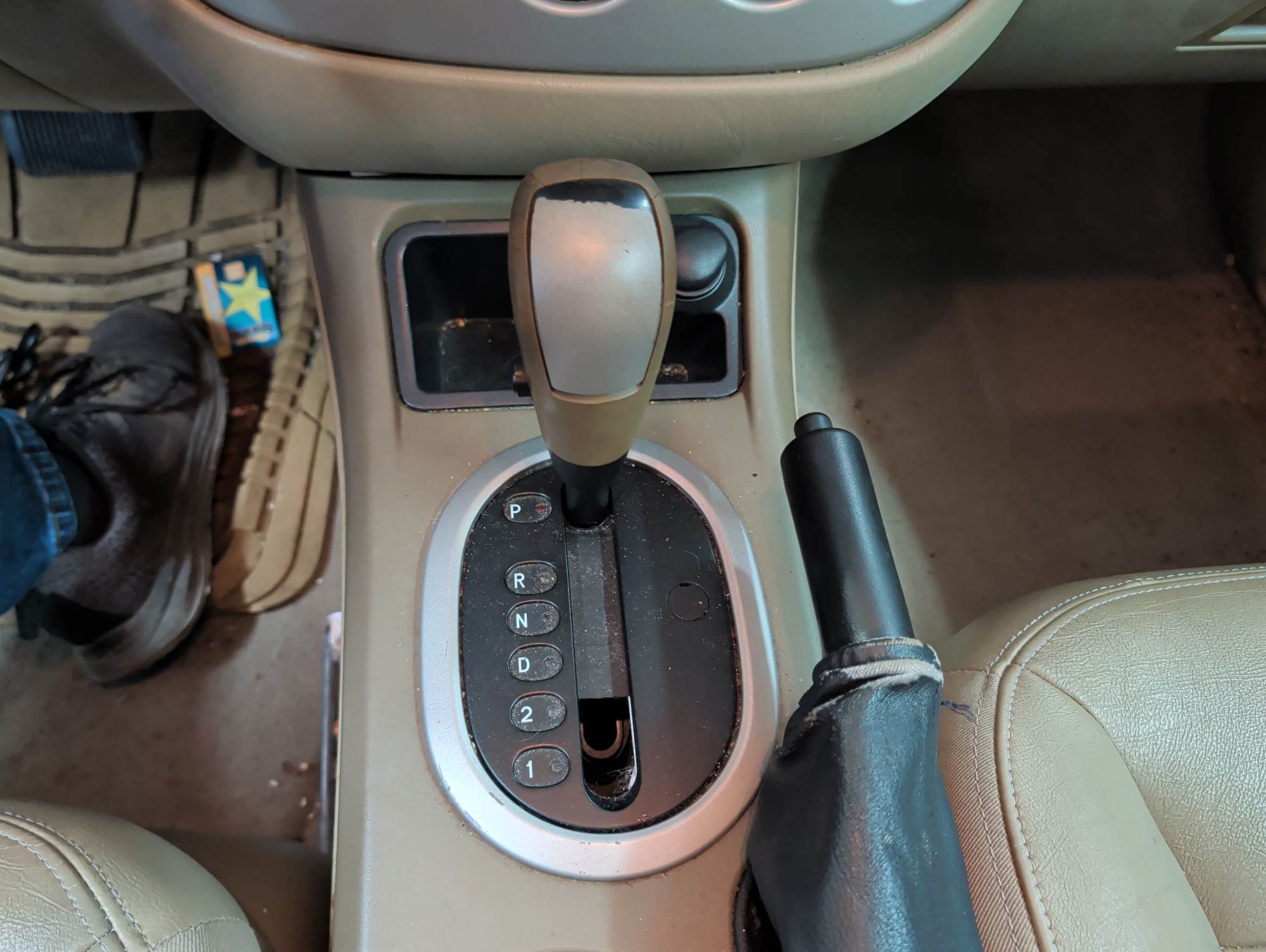 2005 ford escape xlt-4wd with 137067 miles for sale near elk-river, minnesota 106306_41_shifter.jpg