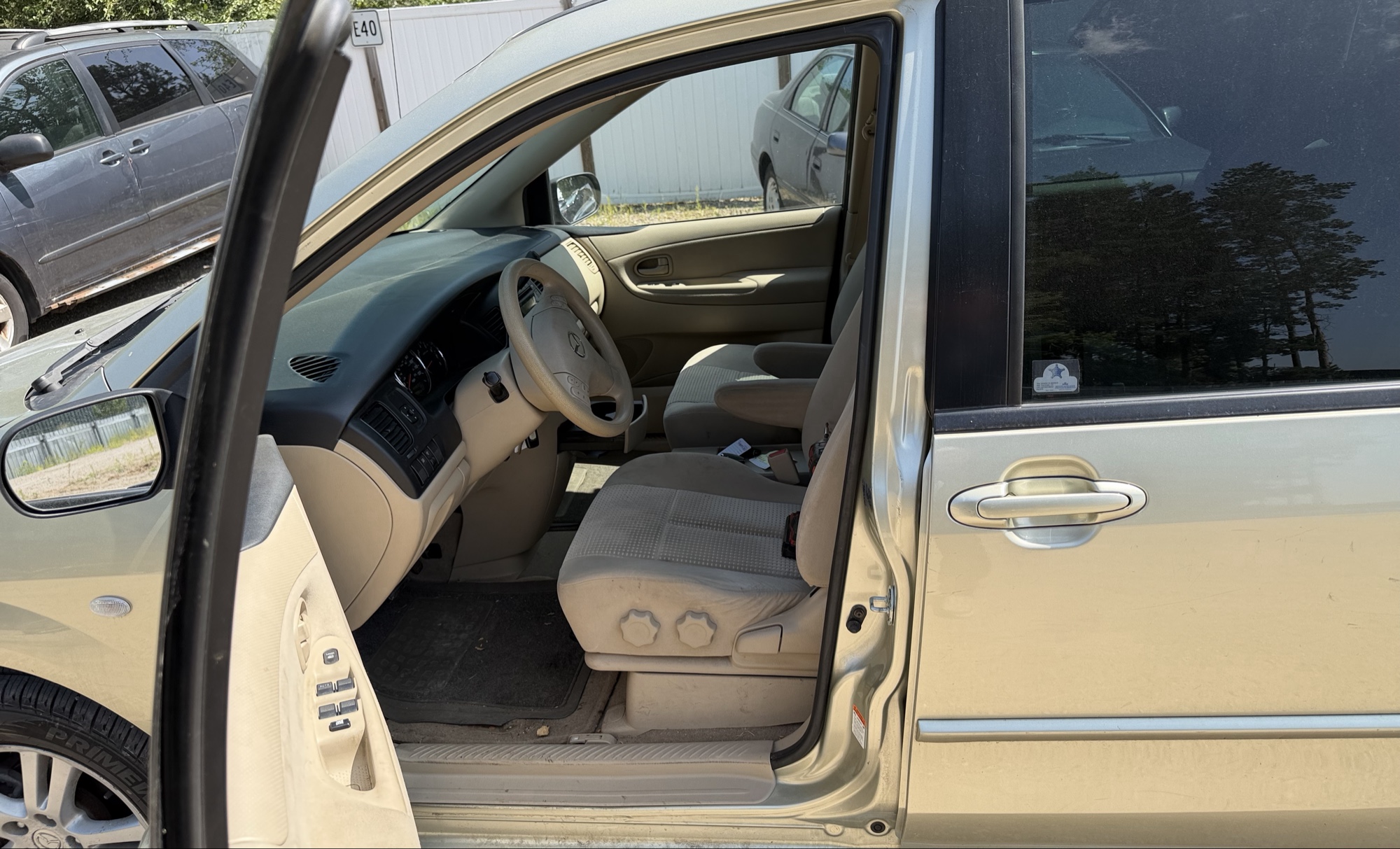2004 mazda mpv lx with 94040 miles for sale near elk-river, minnesota 106309_22_driver_seat.jpg