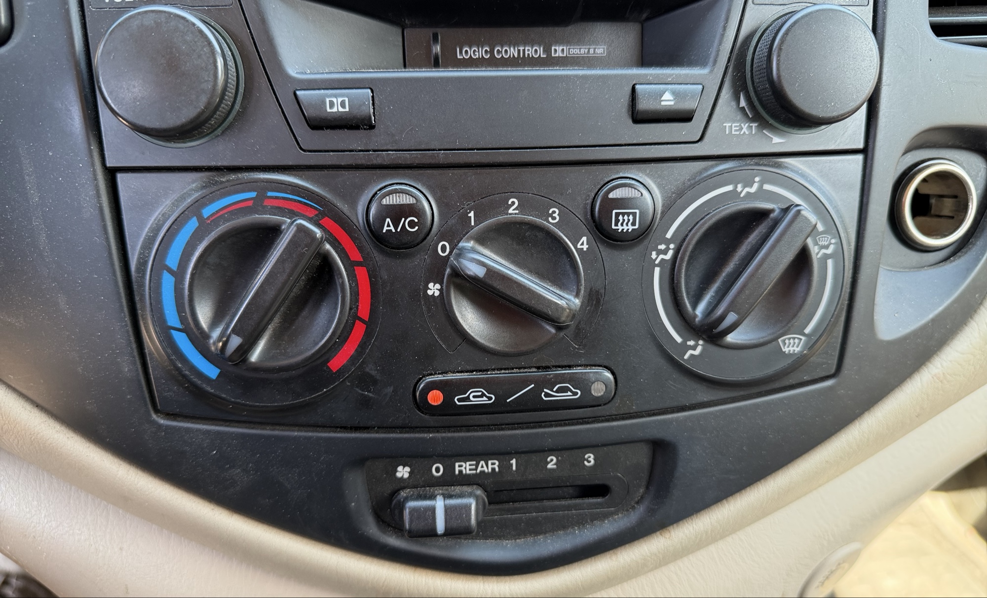 2004 mazda mpv lx with 94040 miles for sale near elk-river, minnesota 106309_40_climate_control.jpg