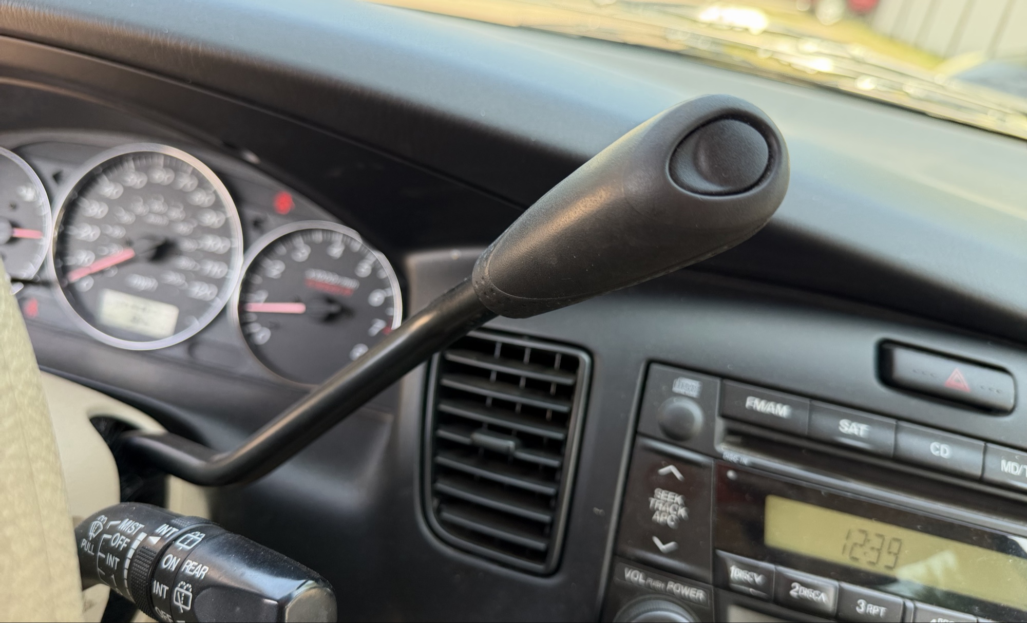 2004 mazda mpv lx with 94040 miles for sale near elk-river, minnesota 106309_41_shifter.jpg