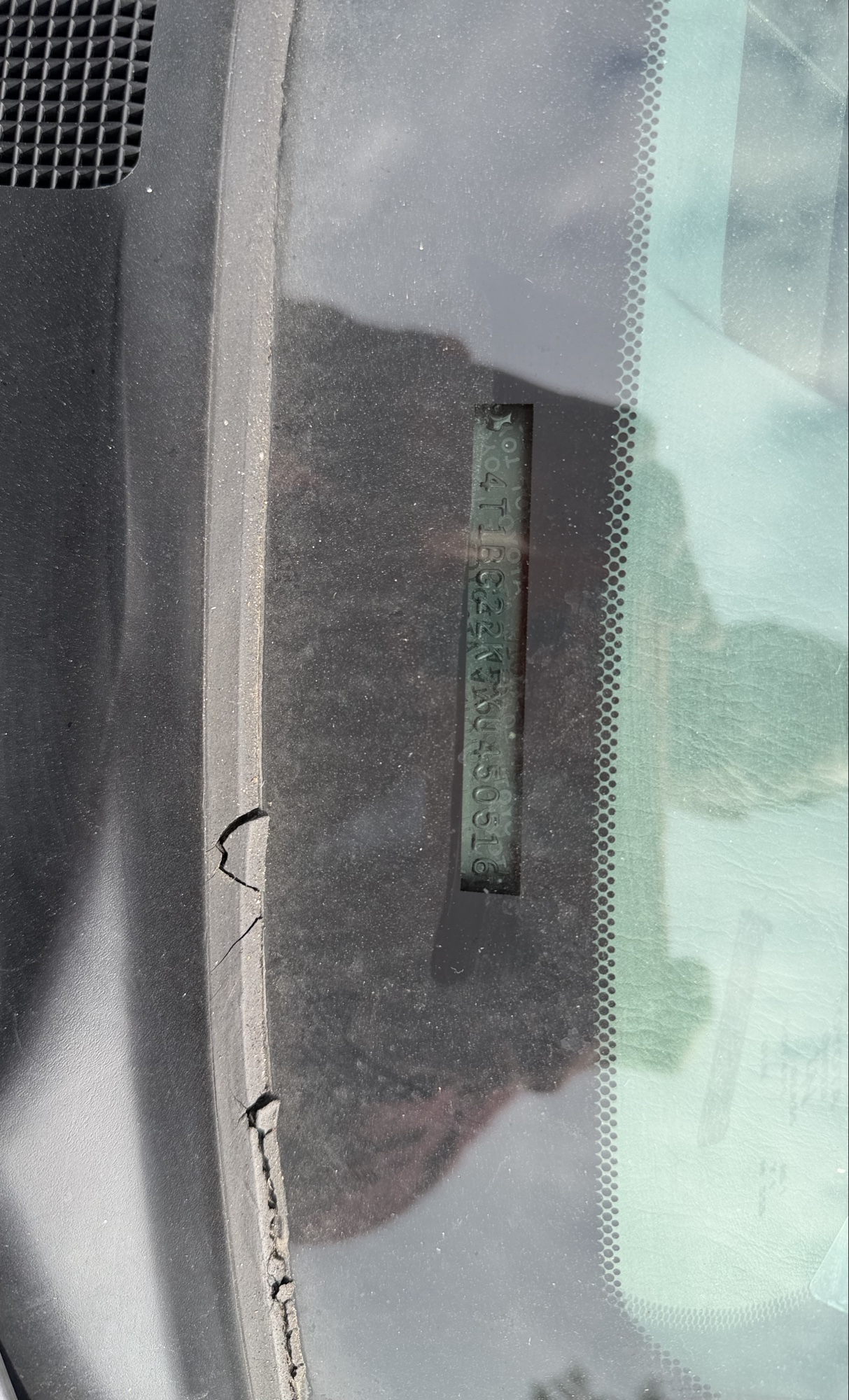 1999 toyota camry ce with 87445 miles for sale near elk-river, minnesota 106311_48_windshield_vin_plate.jpg