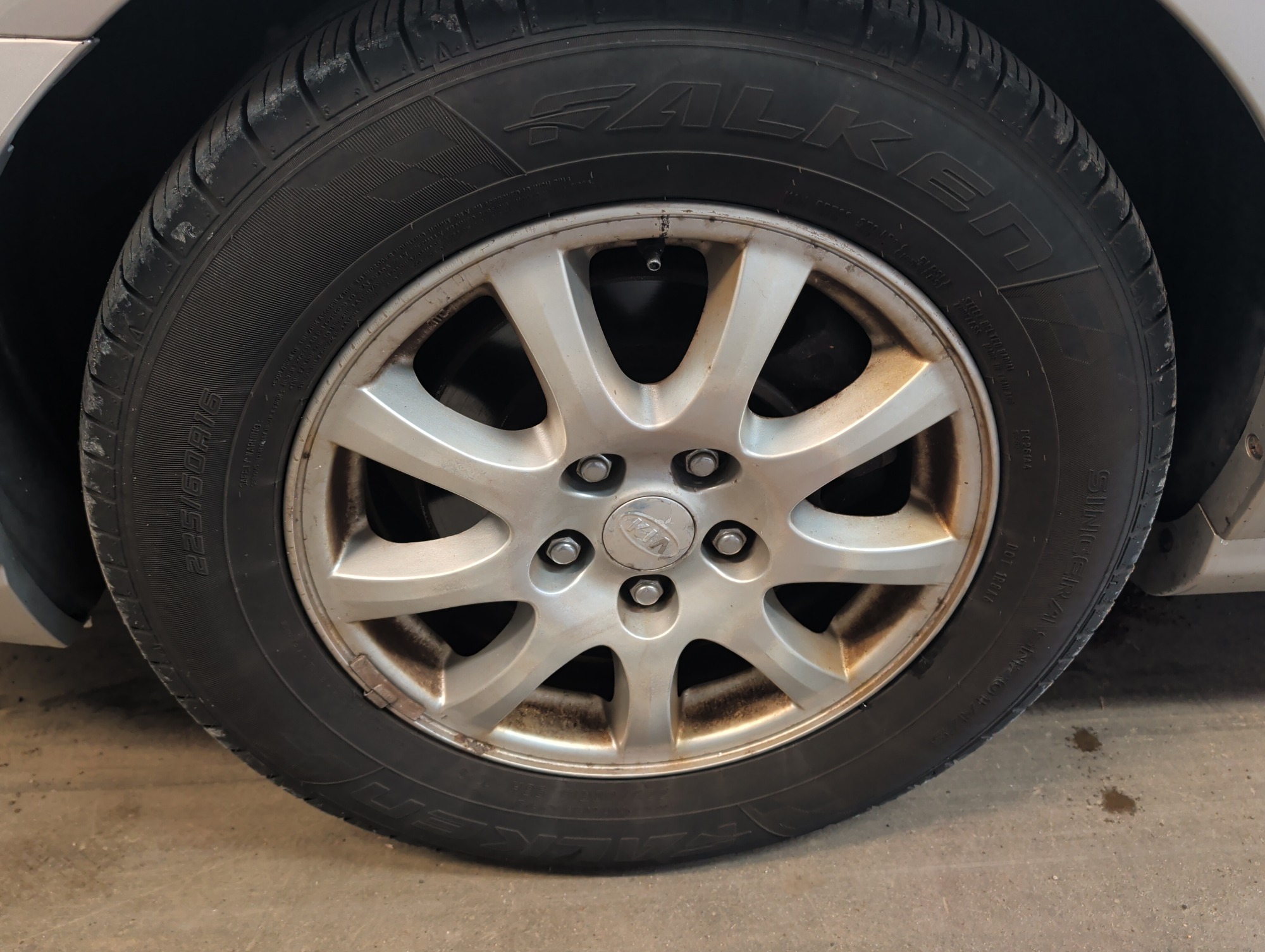 2008 kia amanti with 189860 miles for sale near elk-river, minnesota 106314_12_drv_front_wheel.jpg