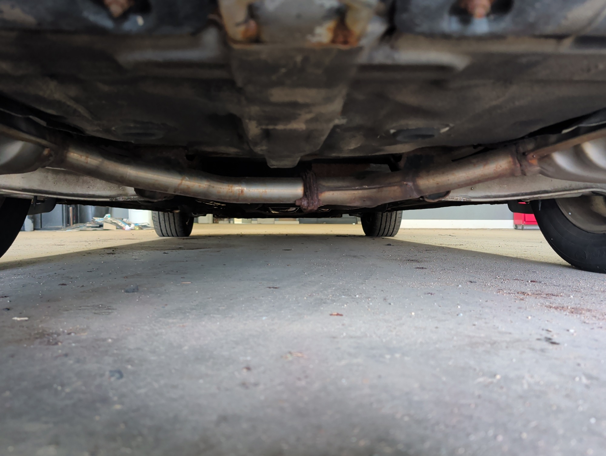2008 kia amanti with 189860 miles for sale near elk-river, minnesota 106314_19_undercar_rear.jpg
