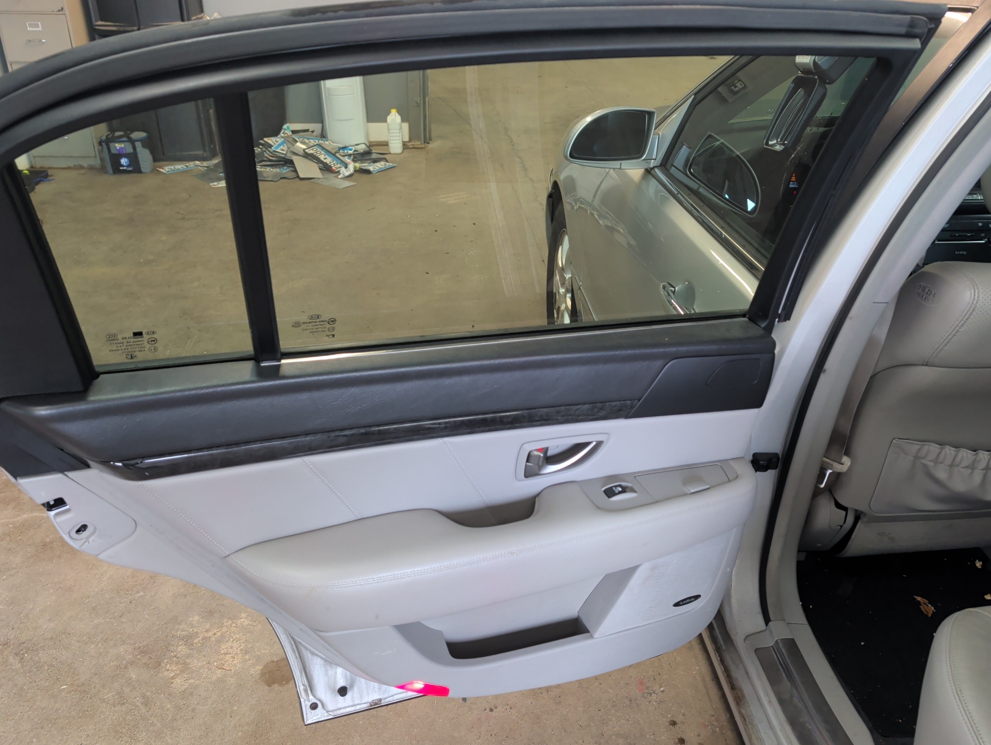 2008 kia amanti with 189860 miles for sale near elk-river, minnesota 106314_25_drv_rear_door_panel.jpg