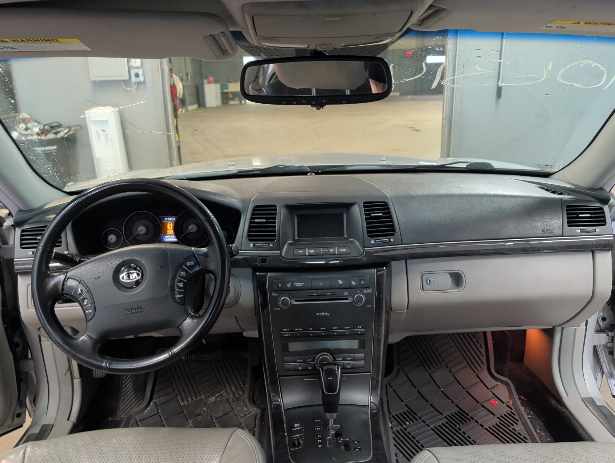 2008 kia amanti with 189860 miles for sale near elk-river, minnesota 106314_34_whole_dash.jpg