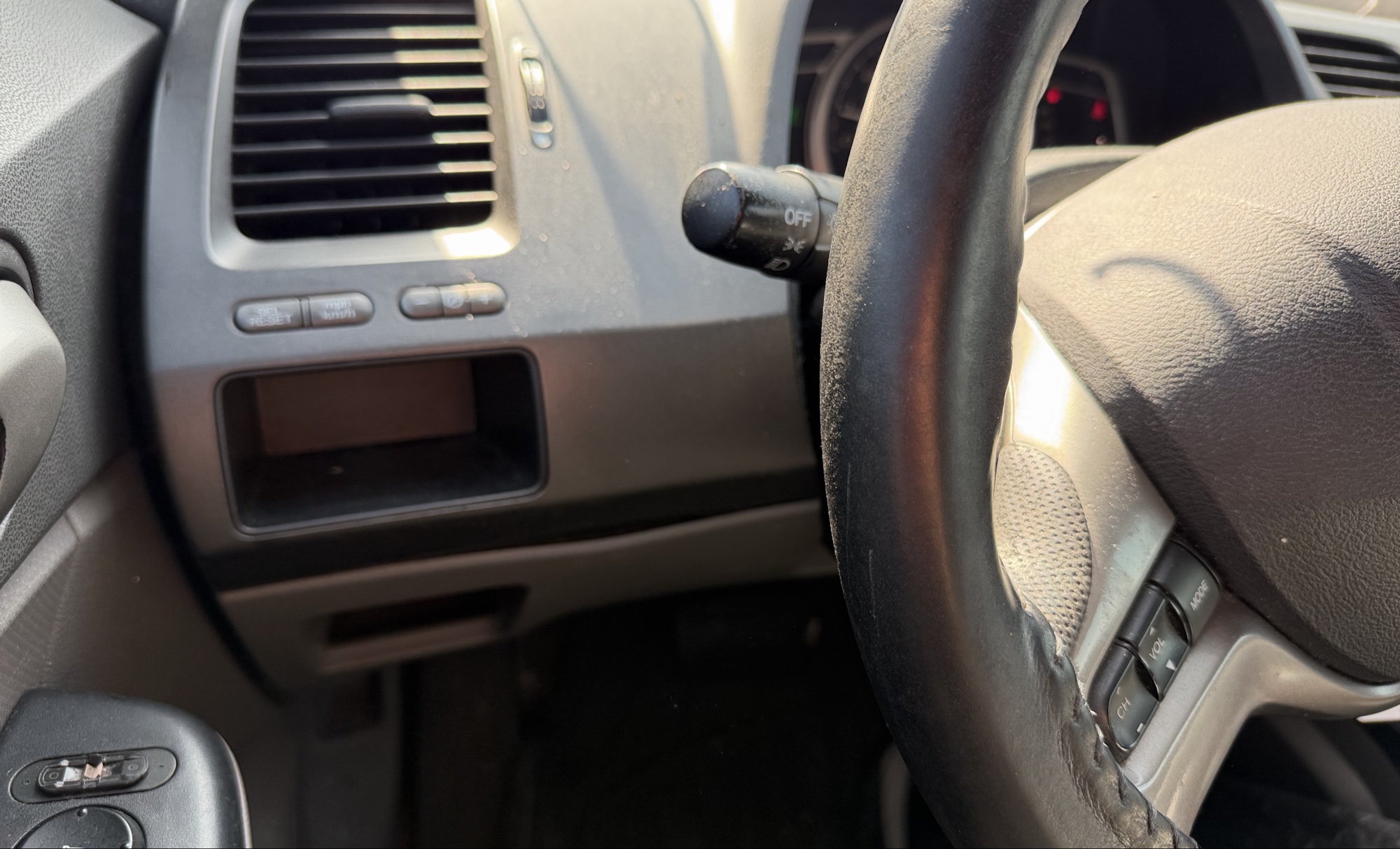2007 honda civic ex-sedan-at with 227422 miles for sale near elk-river, minnesota 106315_37_left_of_steering_wheel.jpg