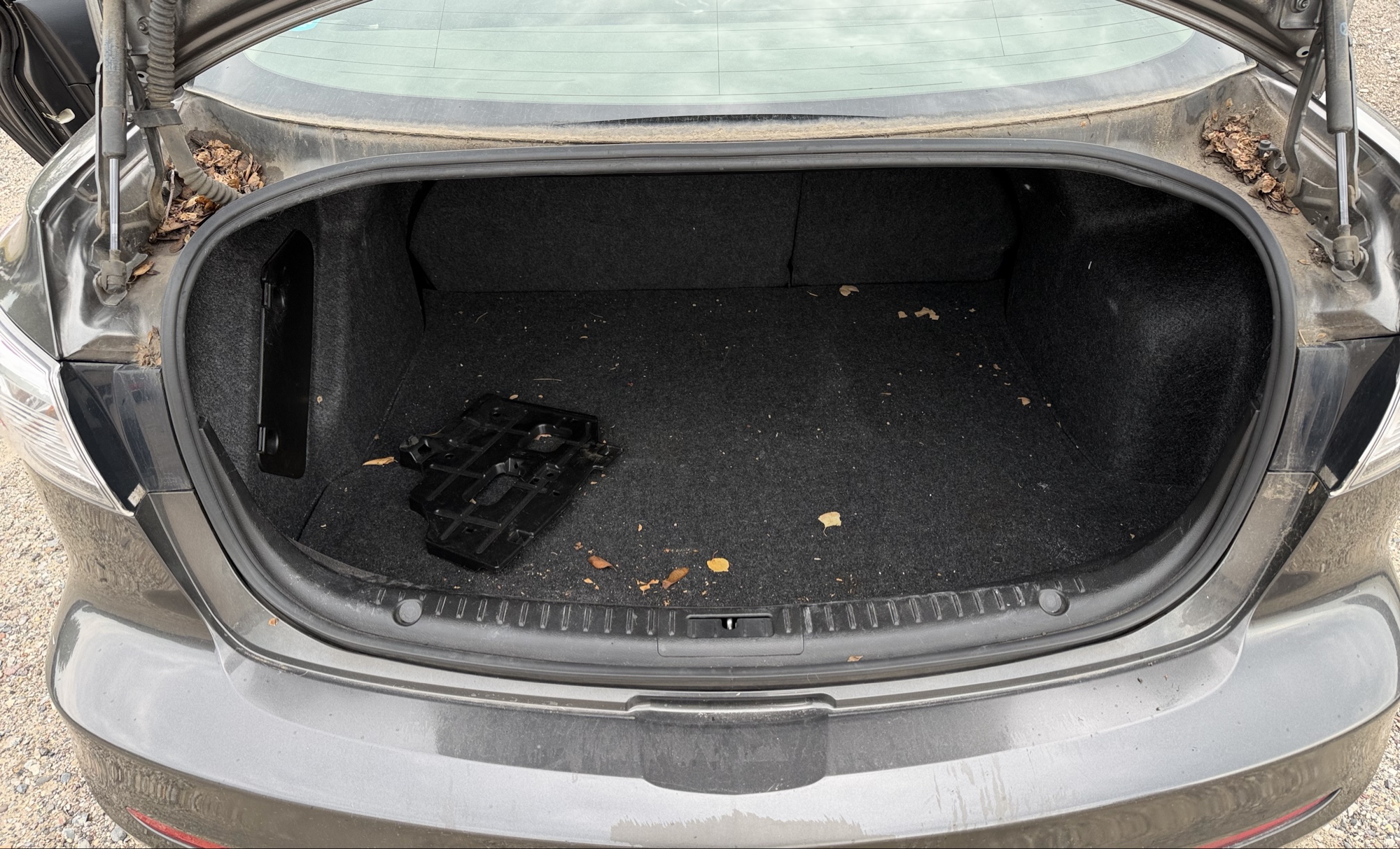 2012 mazda mazda3 i-touring-4-door with 105844 miles for sale near elk-river, minnesota 106316_26_trunk.jpg