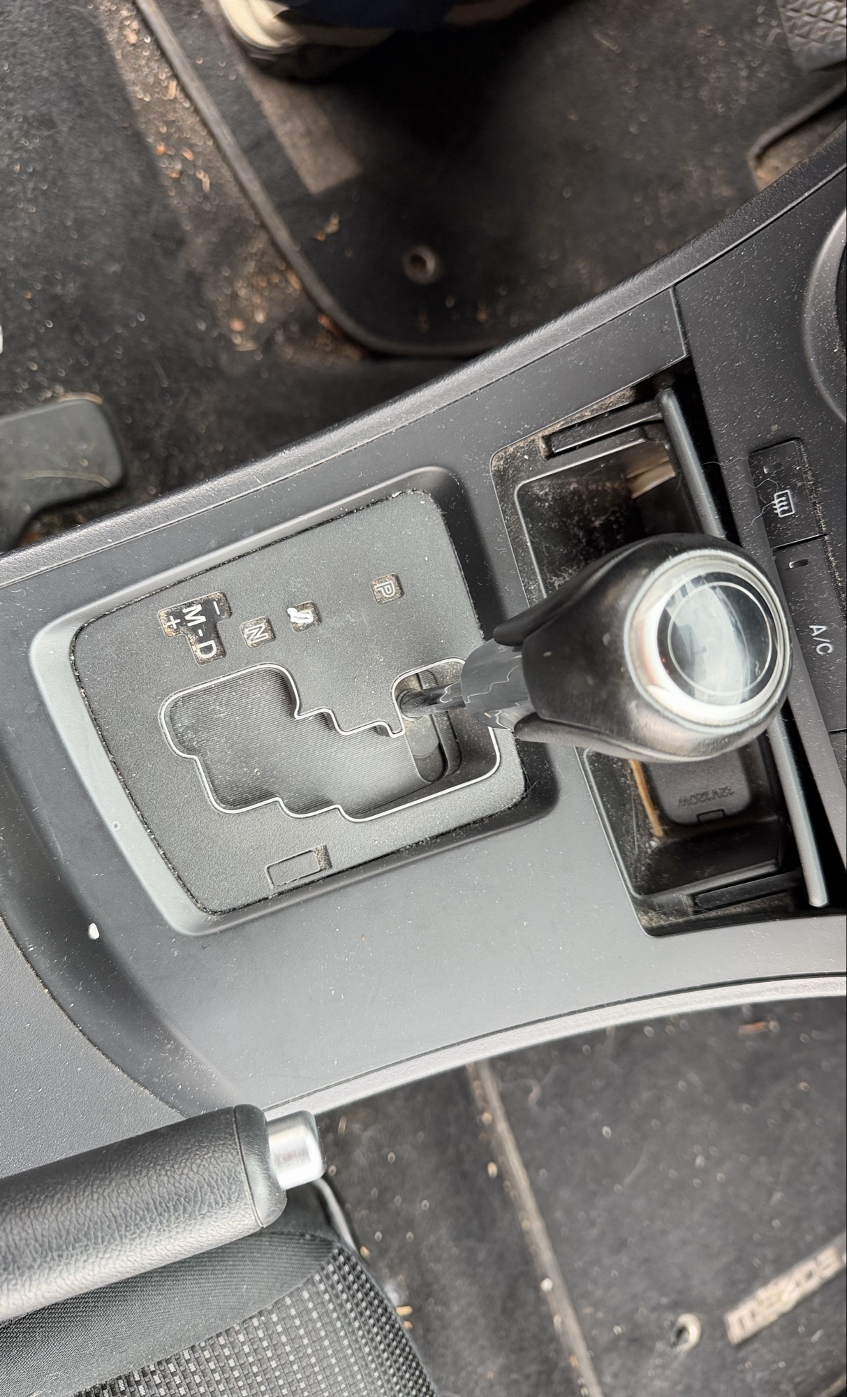 2012 mazda mazda3 i-touring-4-door with 105844 miles for sale near elk-river, minnesota 106316_41_shifter.jpg