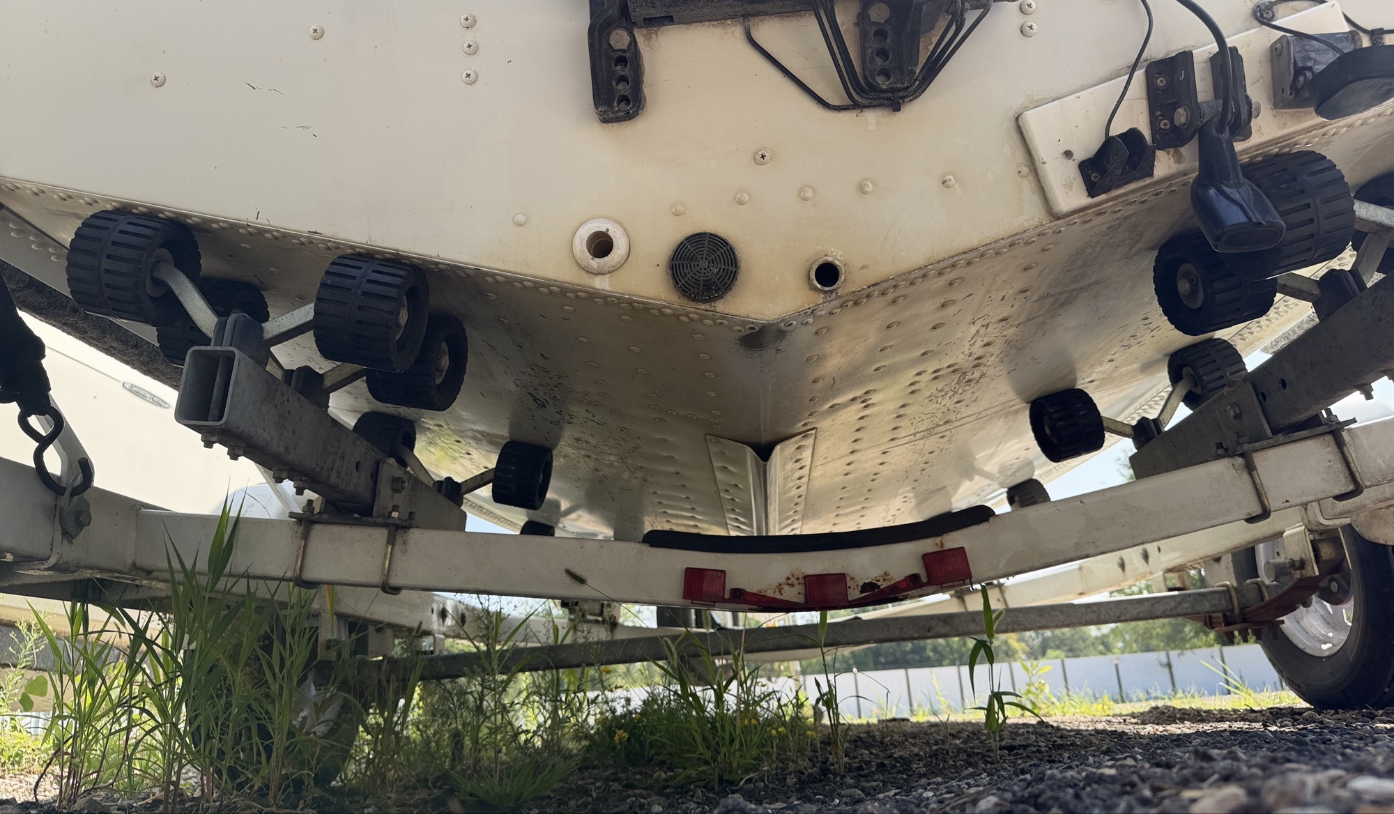 1995 starcraft- tourneyfish- - for sale near elk-river, minnesota 106317_19_undercar_rear.jpg